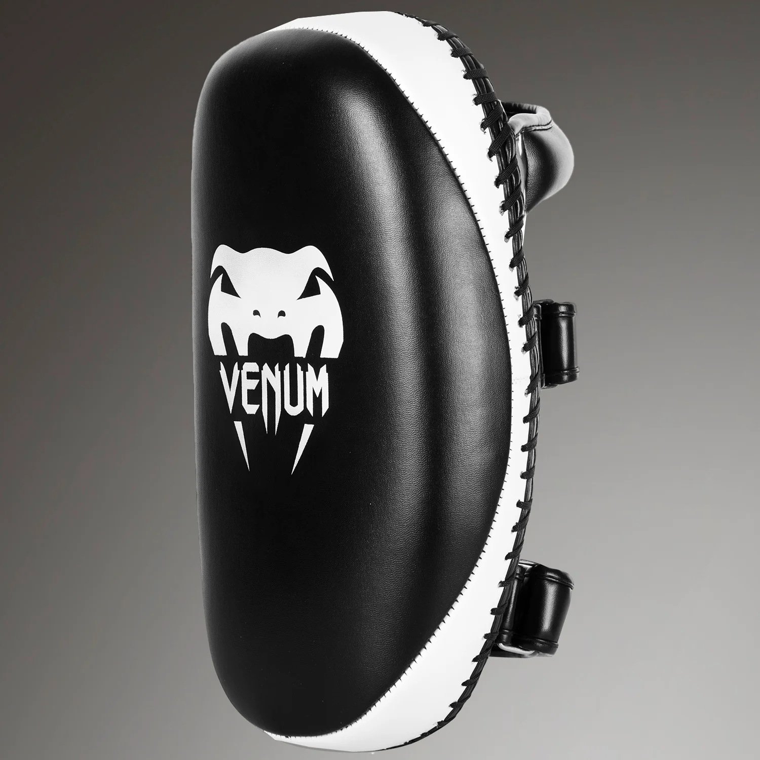 Venum Light Kick Pads – Piel Skintex – Negro/Hielo (Par)