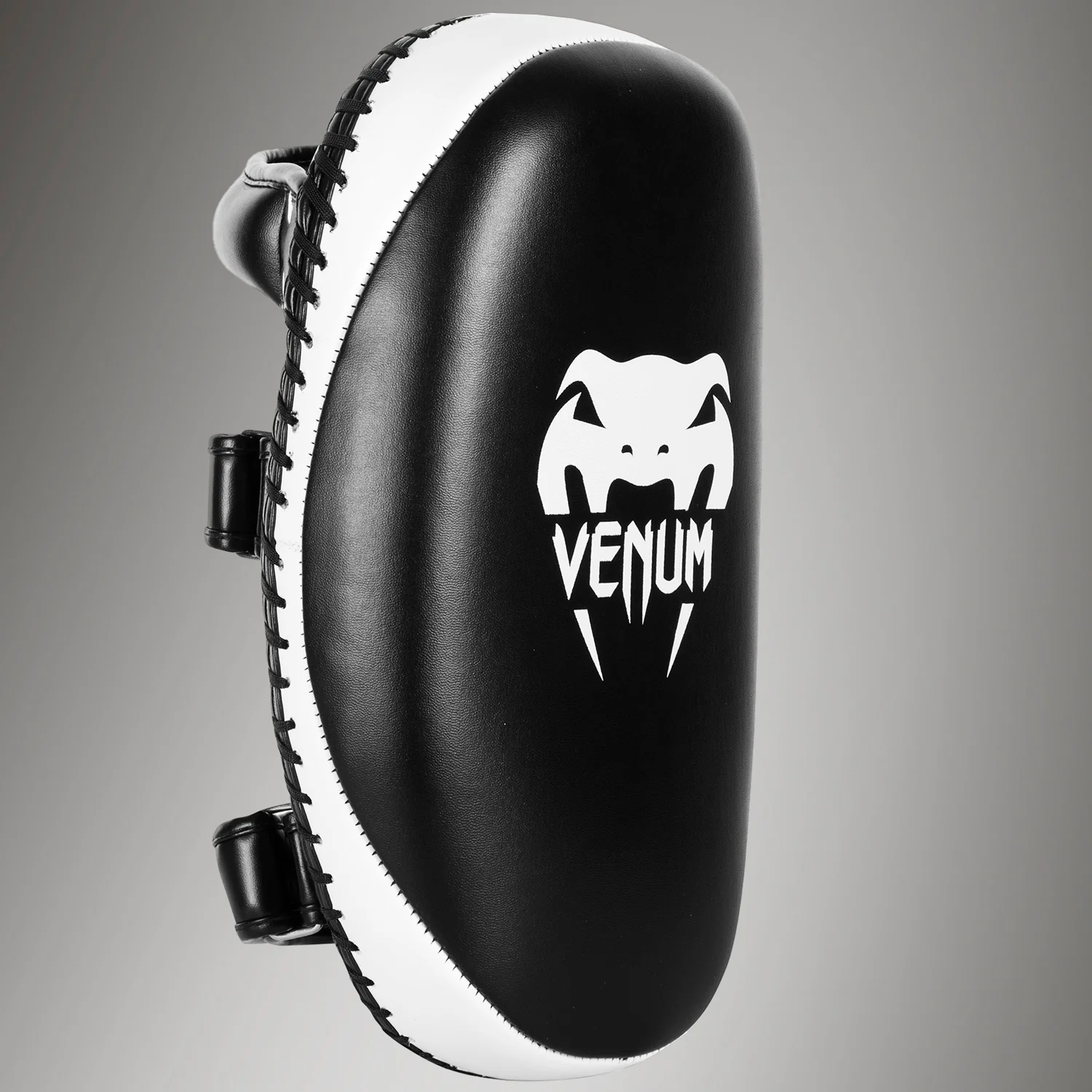 Venum Light Kick Pads – Piel Skintex – Negro/Hielo (Par) - Image 3