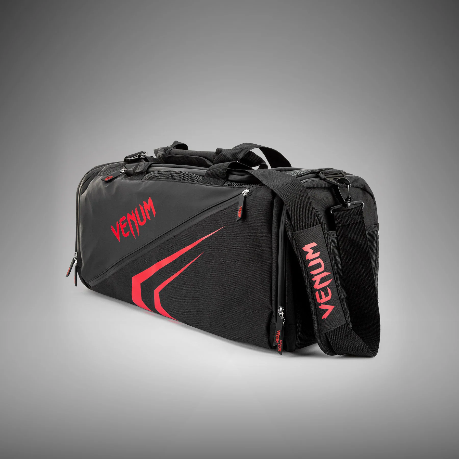 Venum Trainer Lite Evo Bolsa de deporte (48L) – Negro/Rojo - Image 3