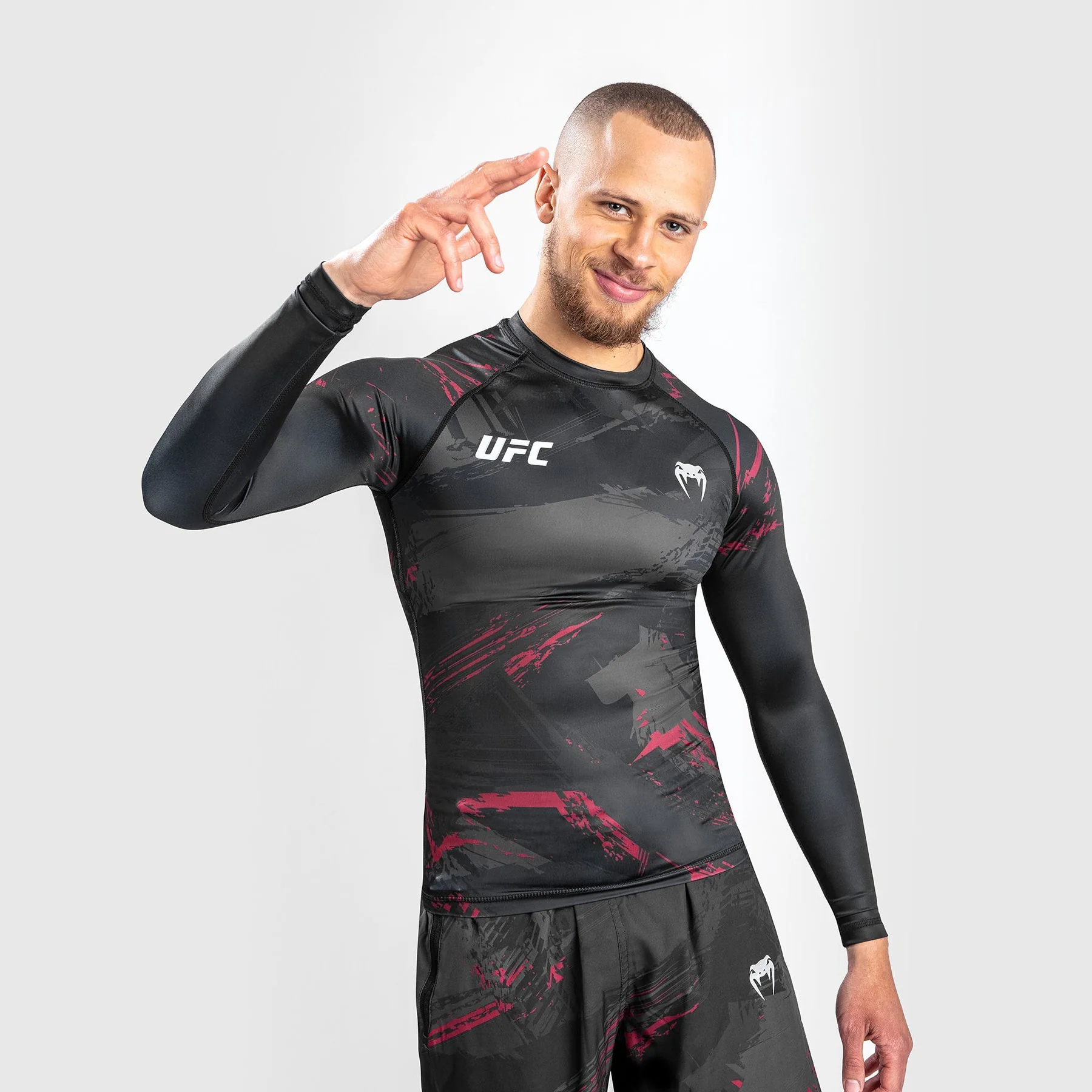 Camiseta de compresión UFC Venum Authentic Fight Week 2.0 - Manga larga - Negro/Rojo