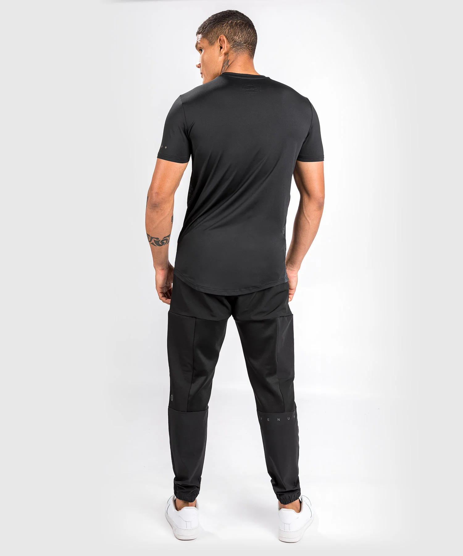Camiseta Dry-Tech Venum Classic Evo - Blanco/Negro - Image 4