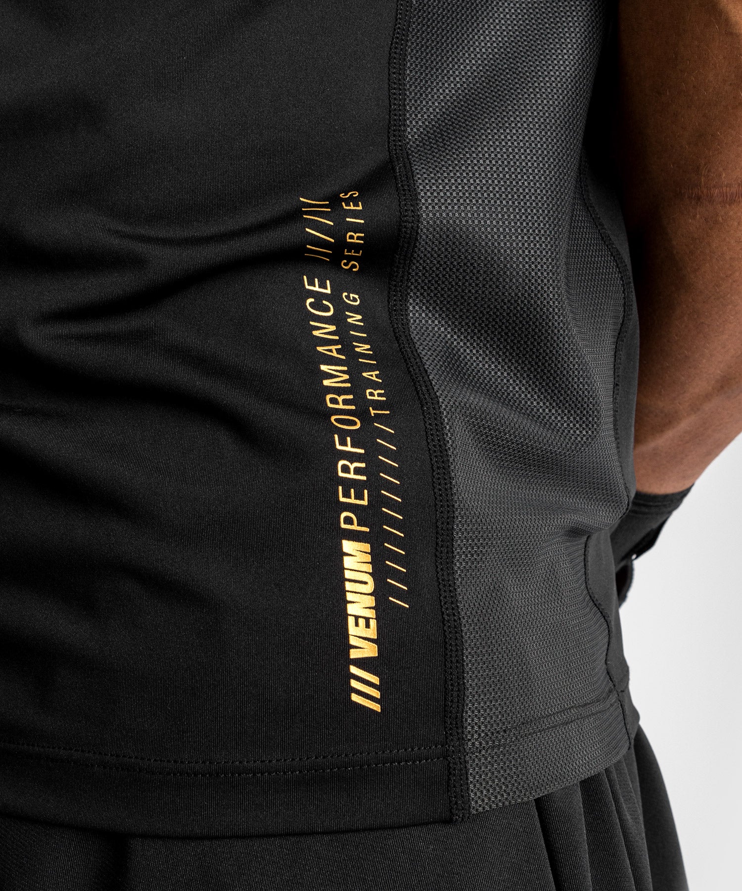 Camiseta sin mangas Dry Tech Venum Tempest 2.0 - Negro / Dorado - Image 6