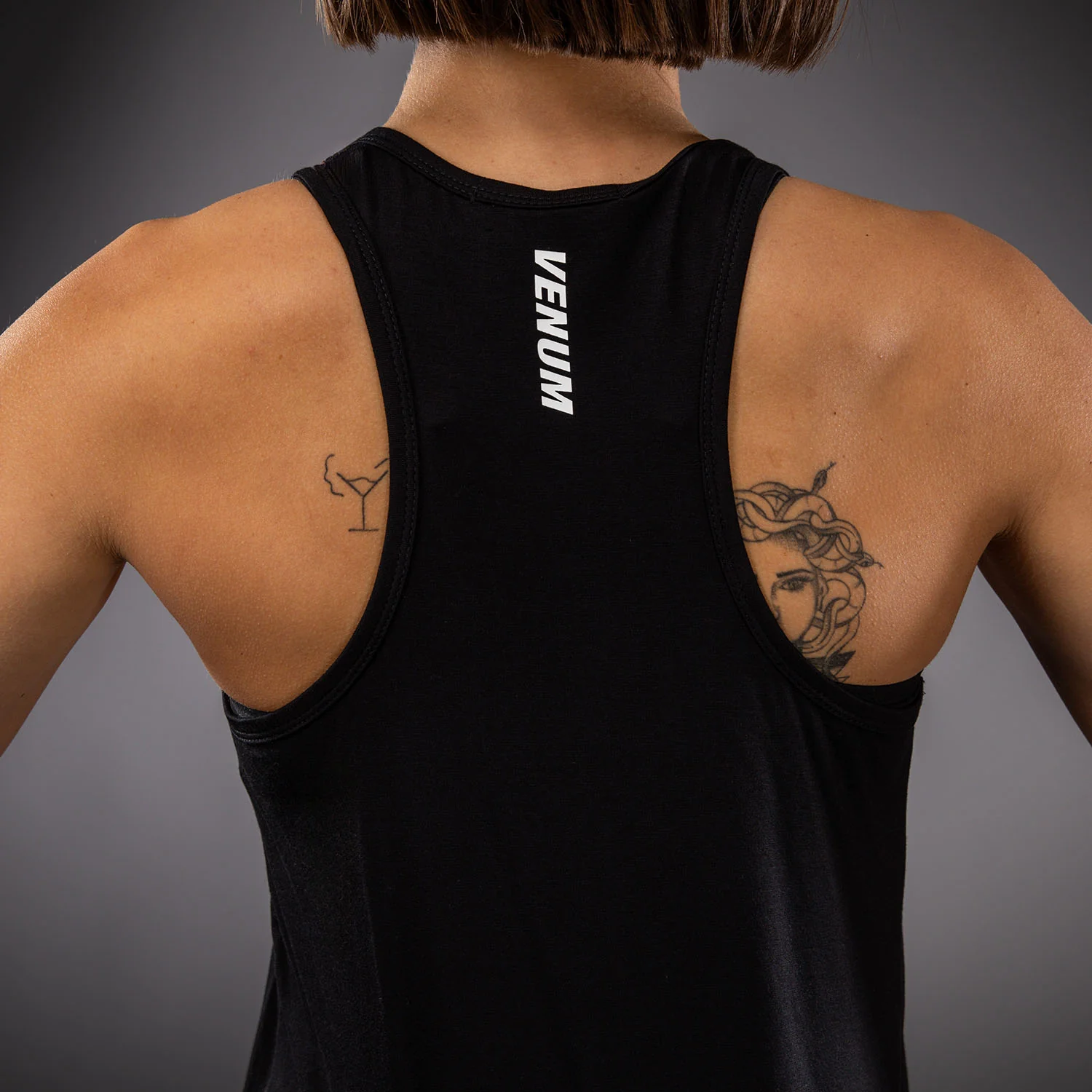 Camiseta sin mangas Venum Essential Classic - Negro - Image 5