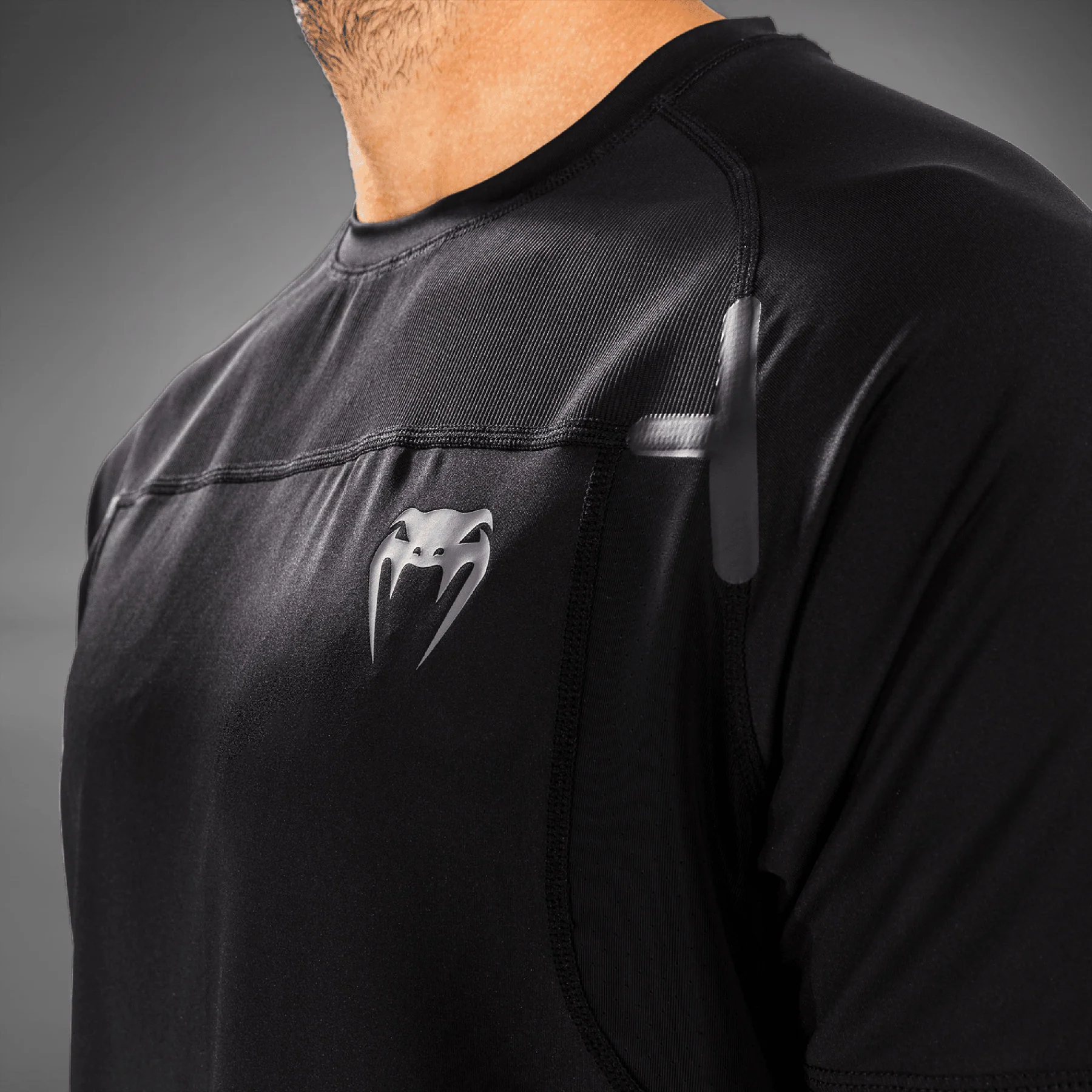 Camiseta Venum G-Fit Air Dry Tech - Negro - Image 6
