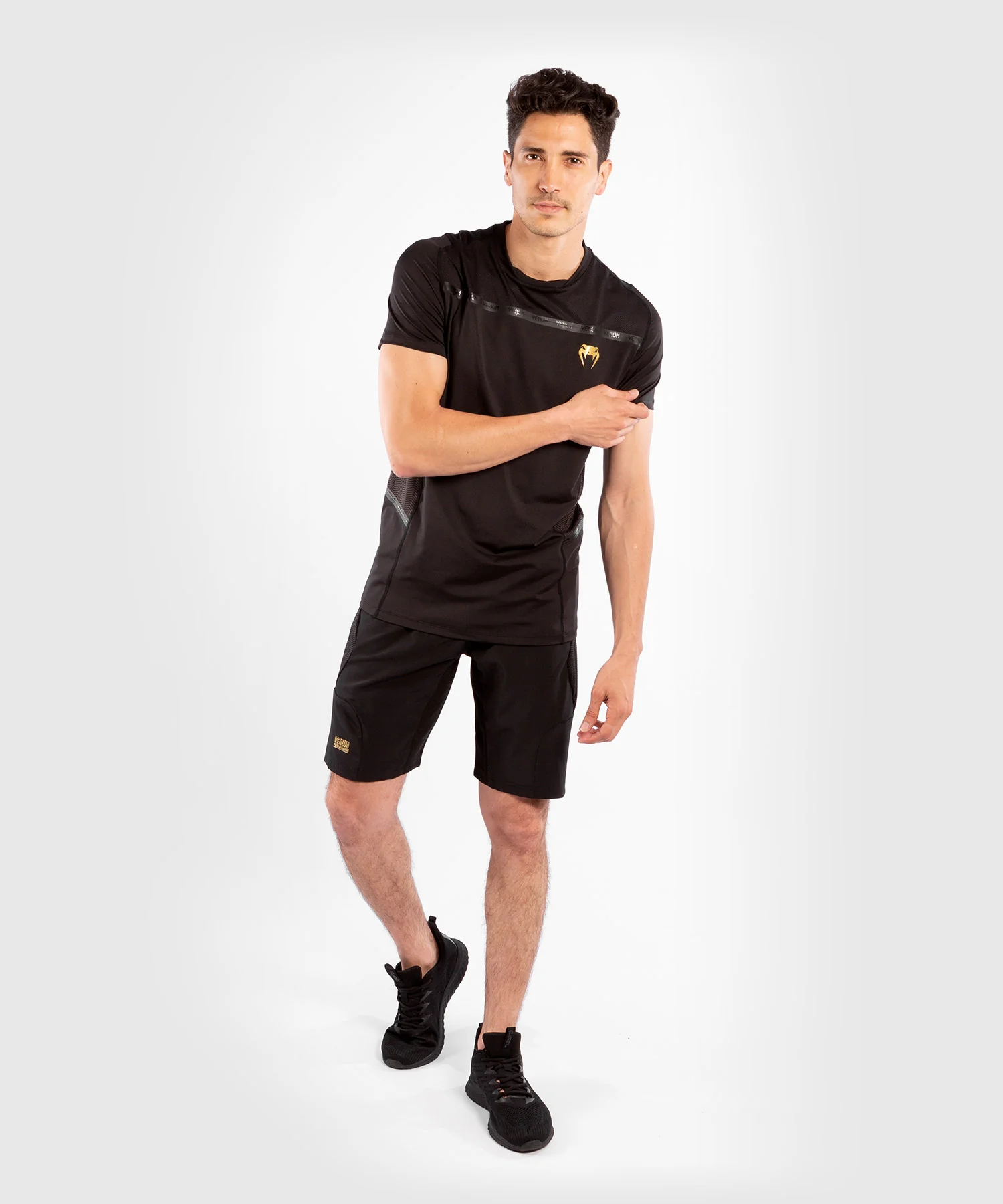 Camiseta Venum G-Fit Dry-Tech - Negro/Oro - Image 7