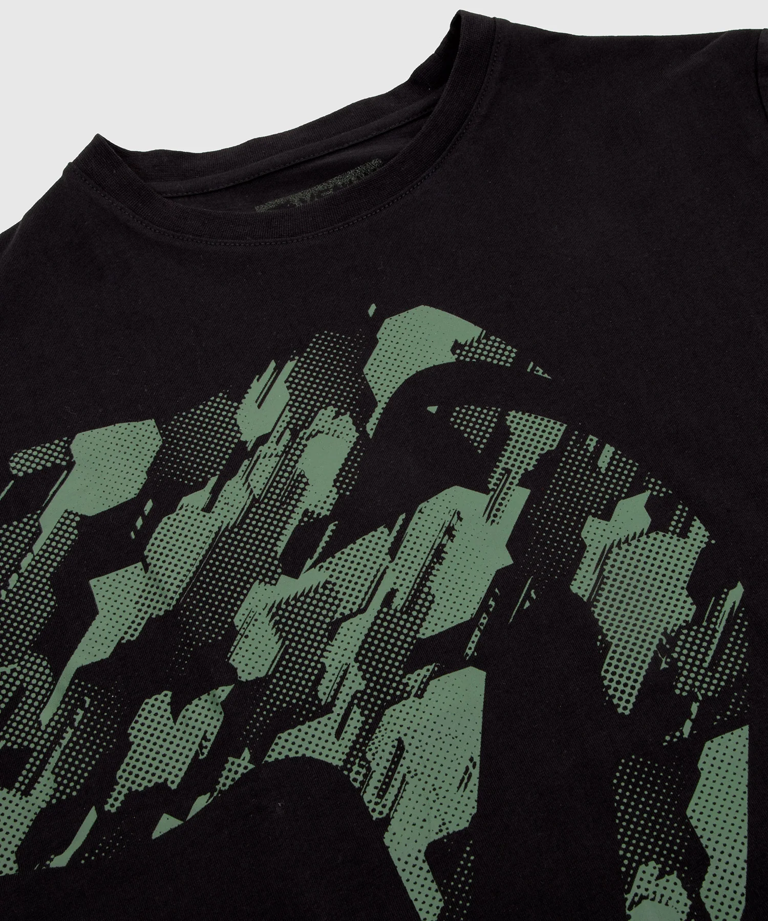 Camiseta Venum Tecmo Giant - Negro/Caqui - Image 5