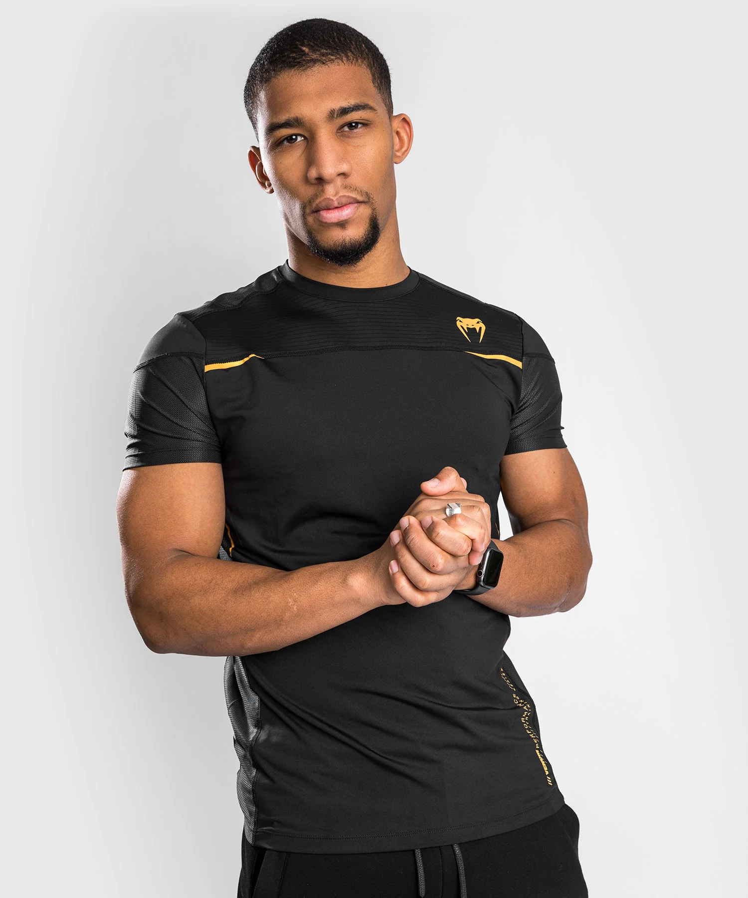 Camiseta Venum Tempest 2.0 Dry Tech - Negro / Dorado