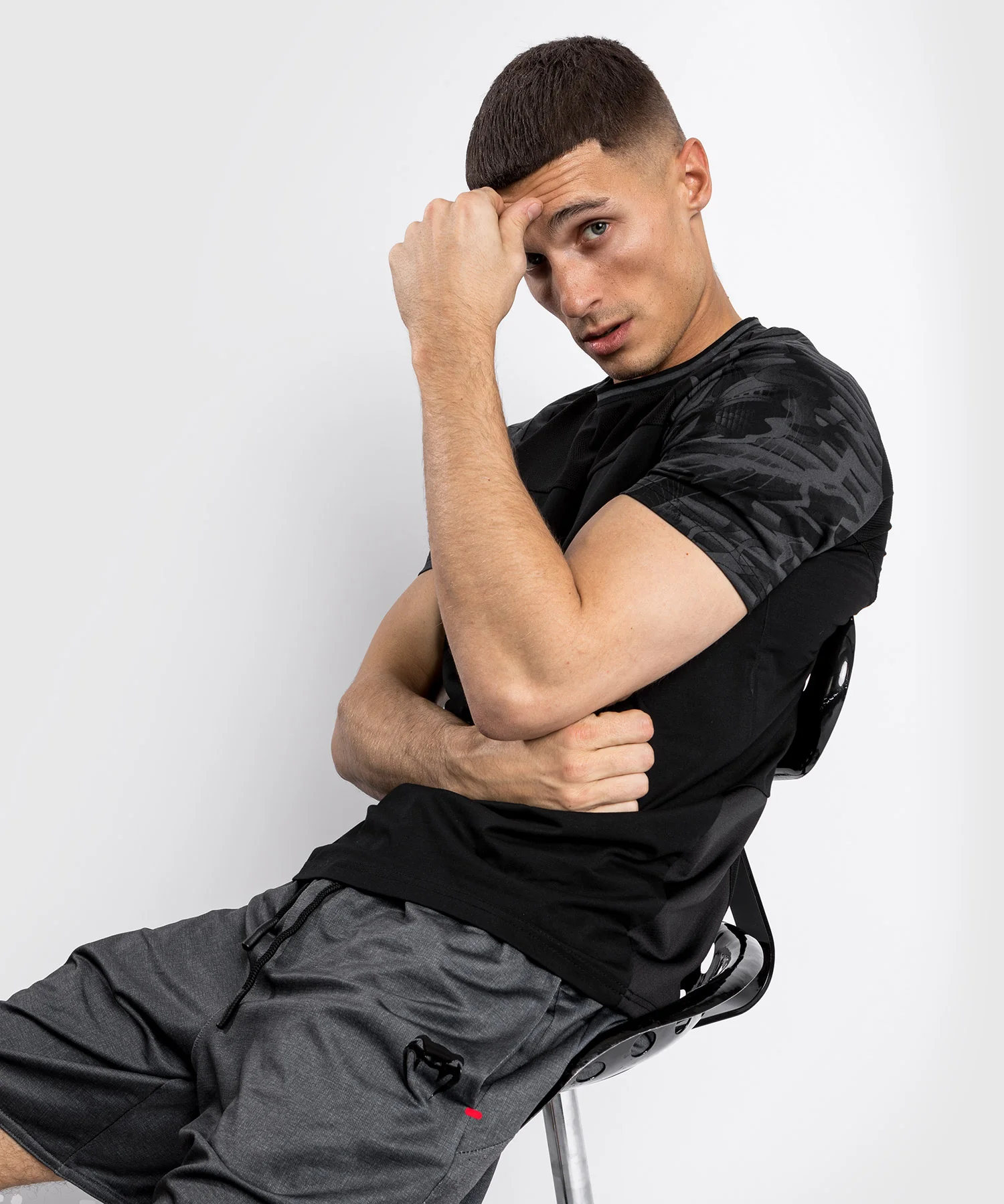 Camiseta Venum YKZ21 - Negro/Negro - Image 5