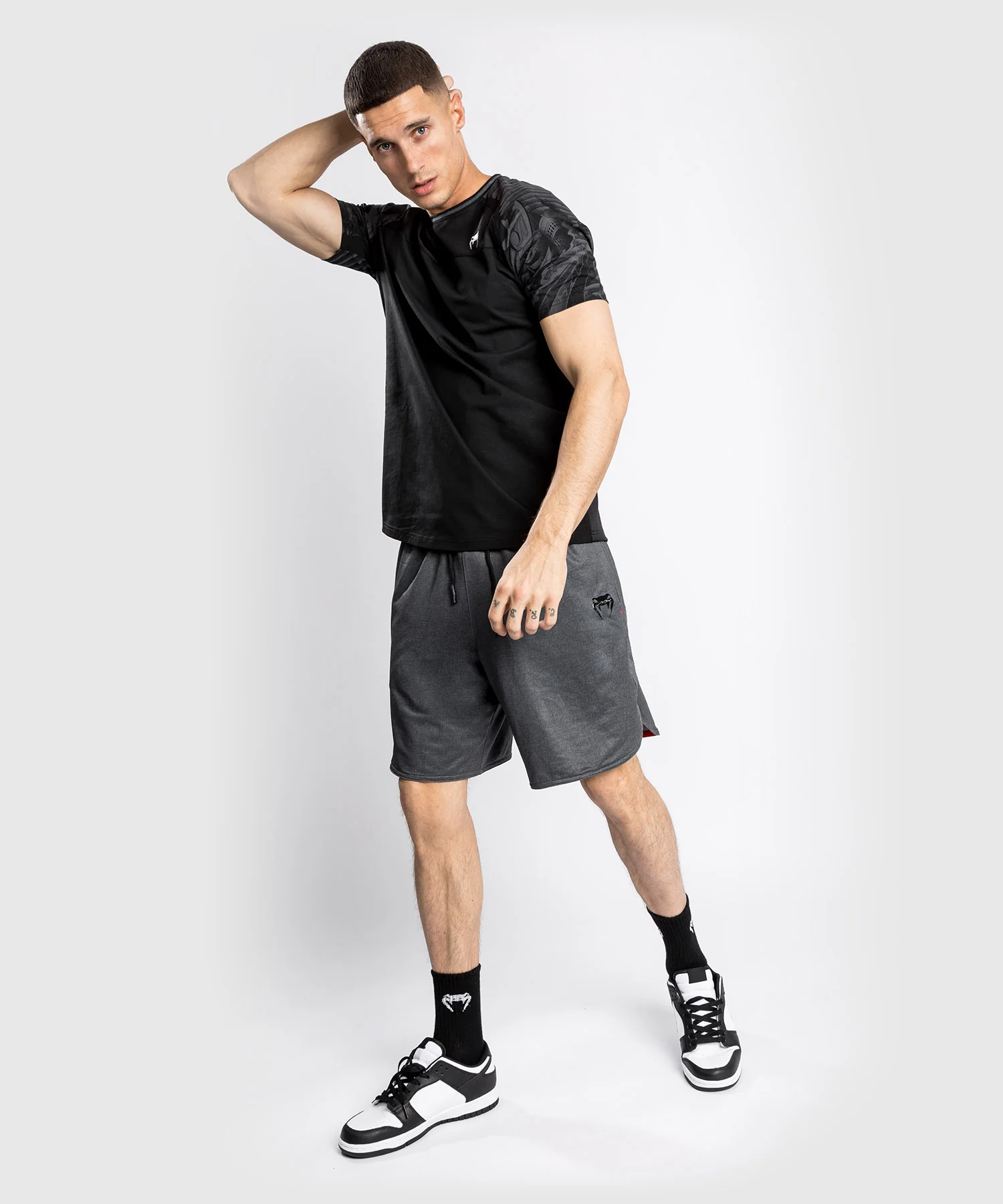 Camiseta Venum YKZ21 - Negro/Negro - Image 8
