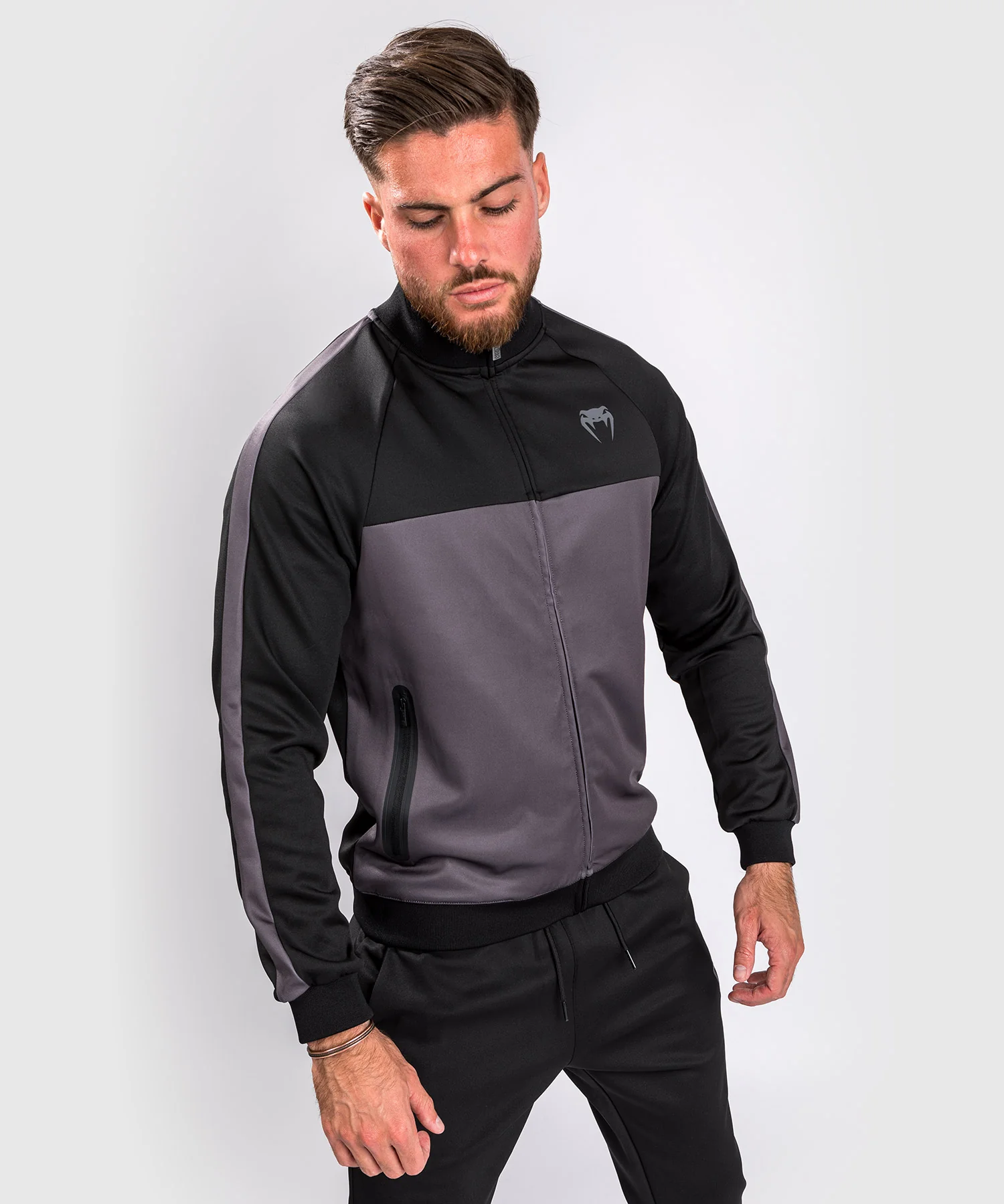 CHAQUETA VENUM CLUB EVO - NEGRO/GRIS - Image 2