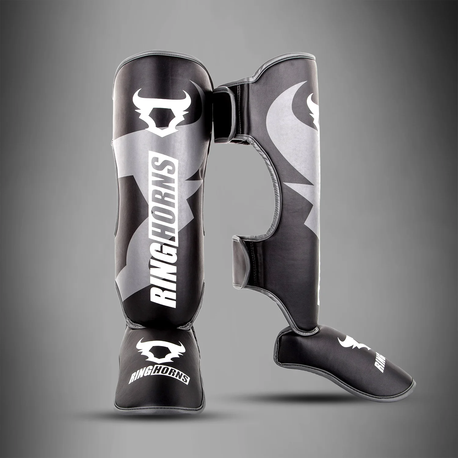 Ringhorns Charger by Venum Espinilleras y Protector de Pies – Negro