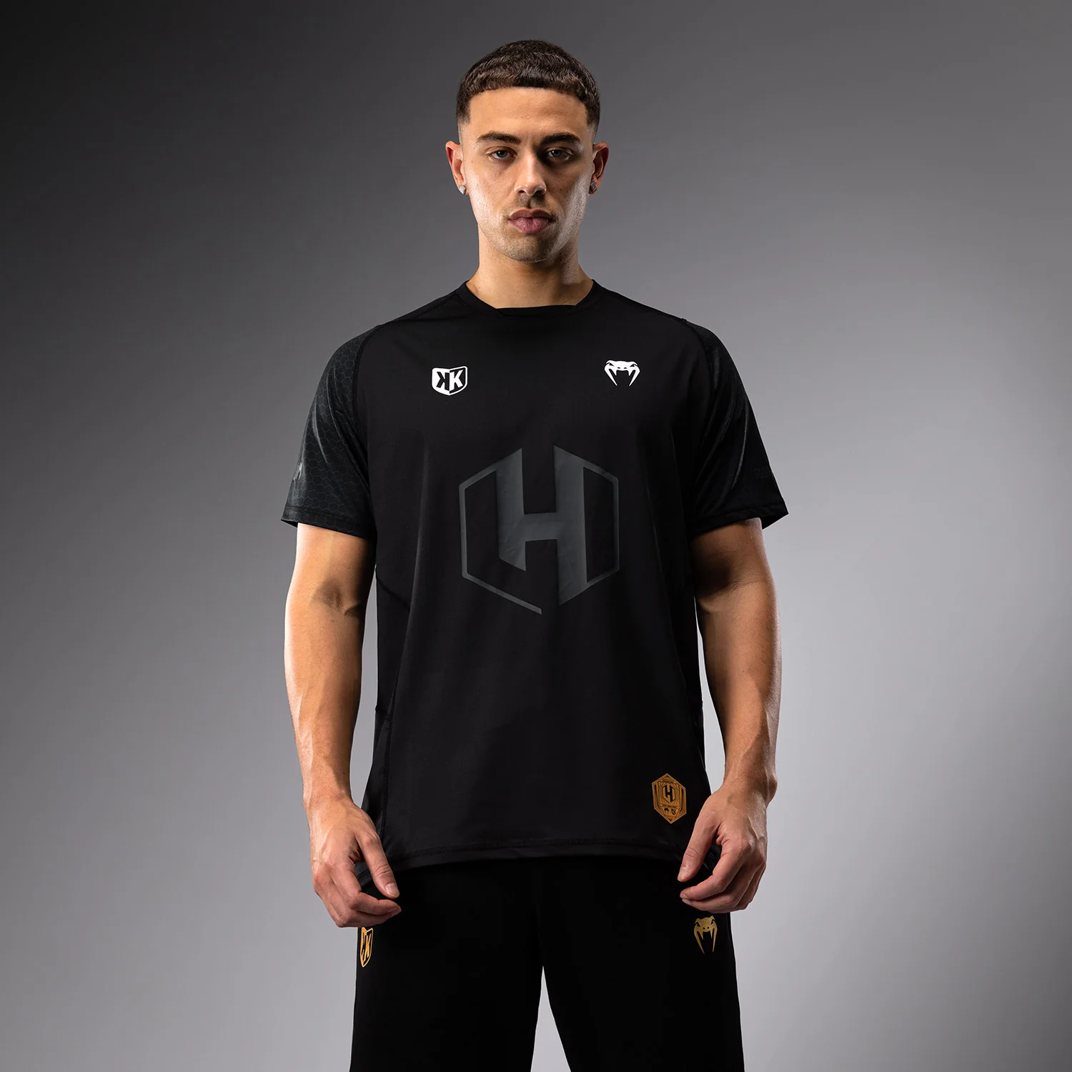 FK x Venum Hexagone MMA Camiseta - Negra/Oro