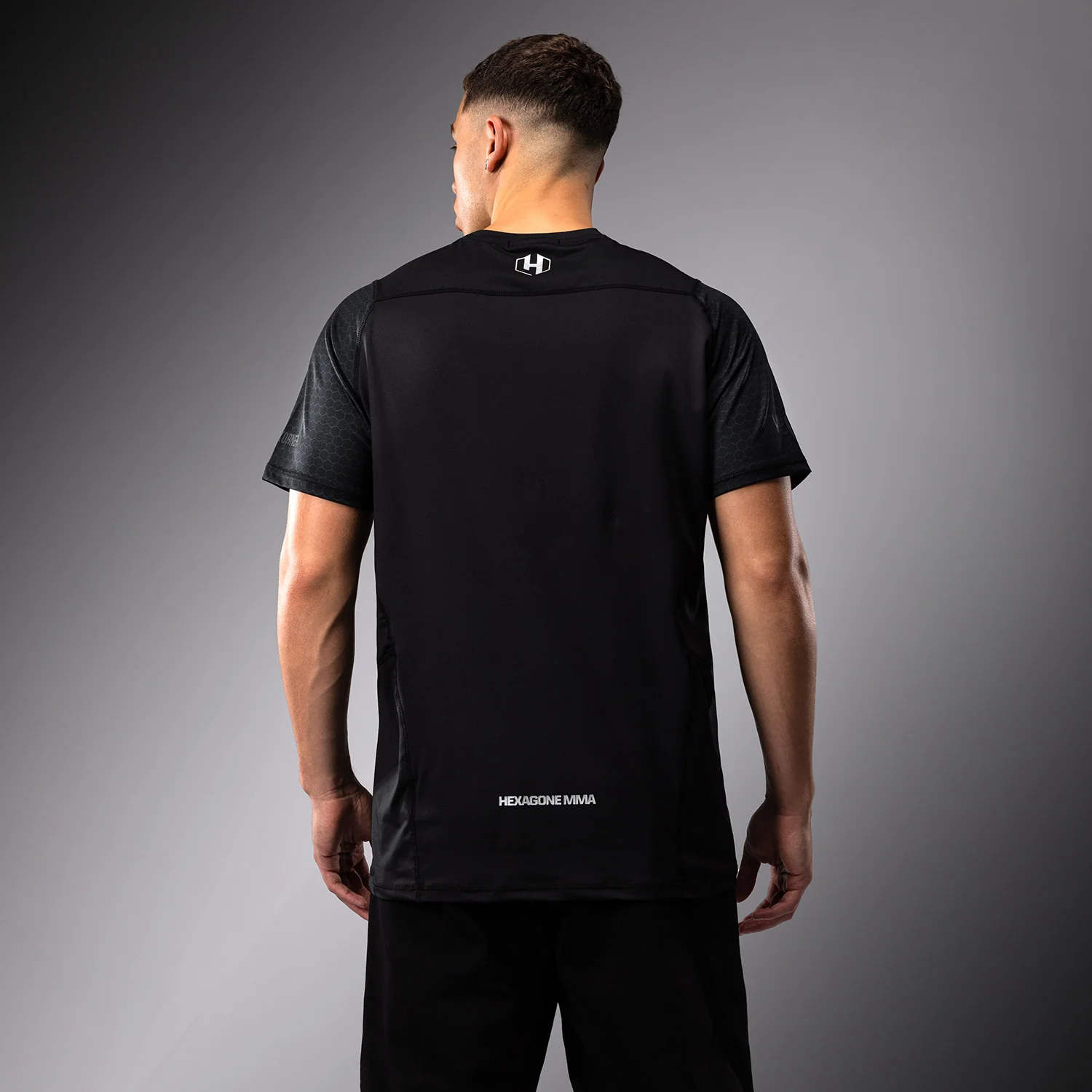 FK x Venum Hexagone MMA Camiseta - Negra/Oro - Image 4