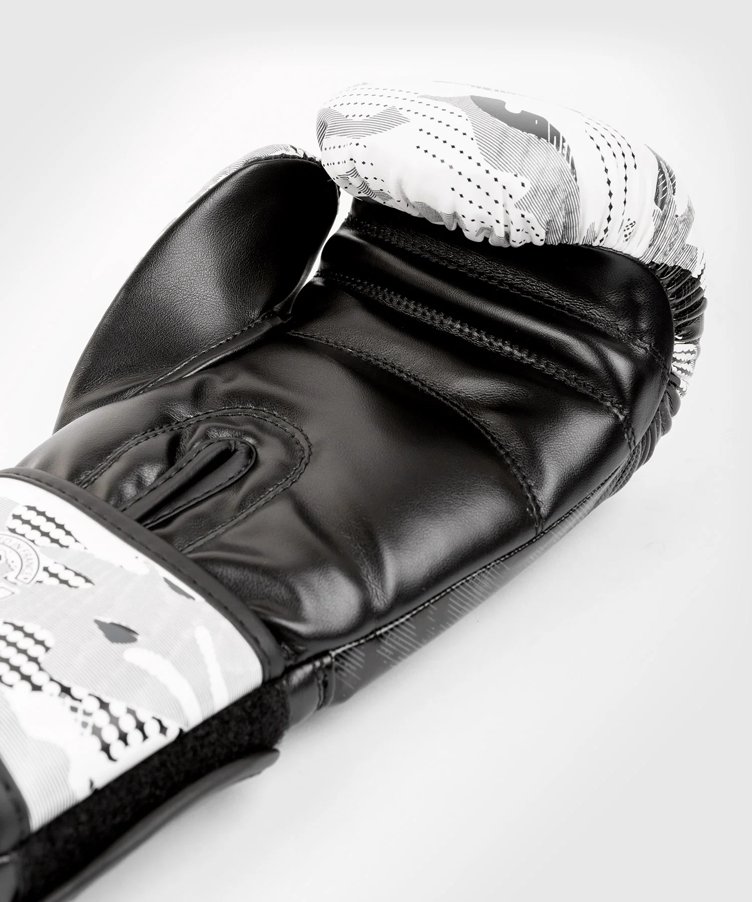 Guantes de boxeo Contender 2.0 Venum Defender - Camo Urbano - Image 4