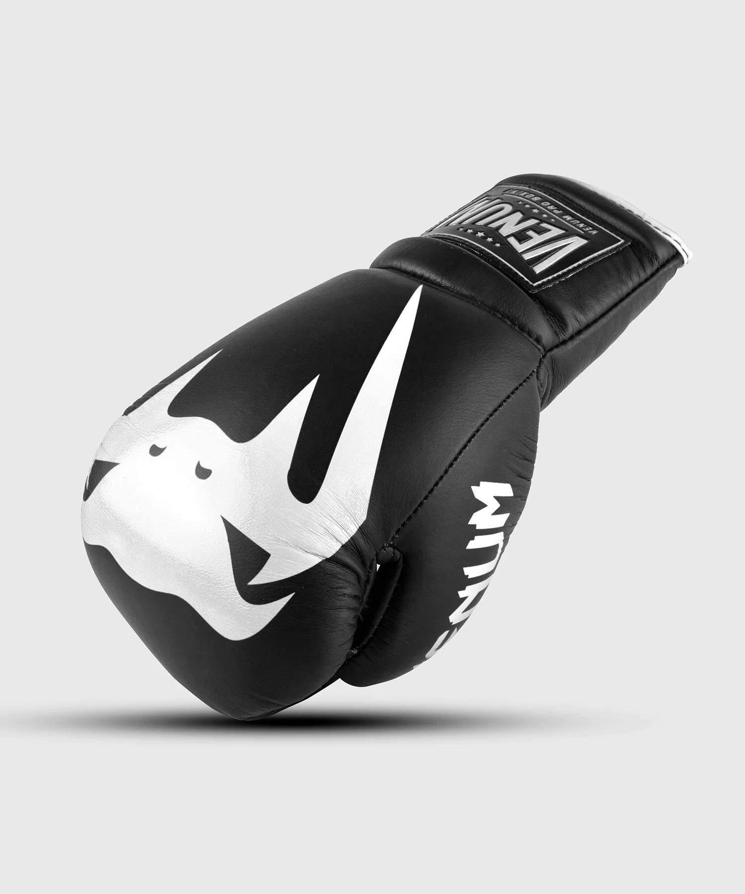 Guantes de Boxeo profesional Venum Giant 2.0  – cordones - Negro/Blanco - Image 9