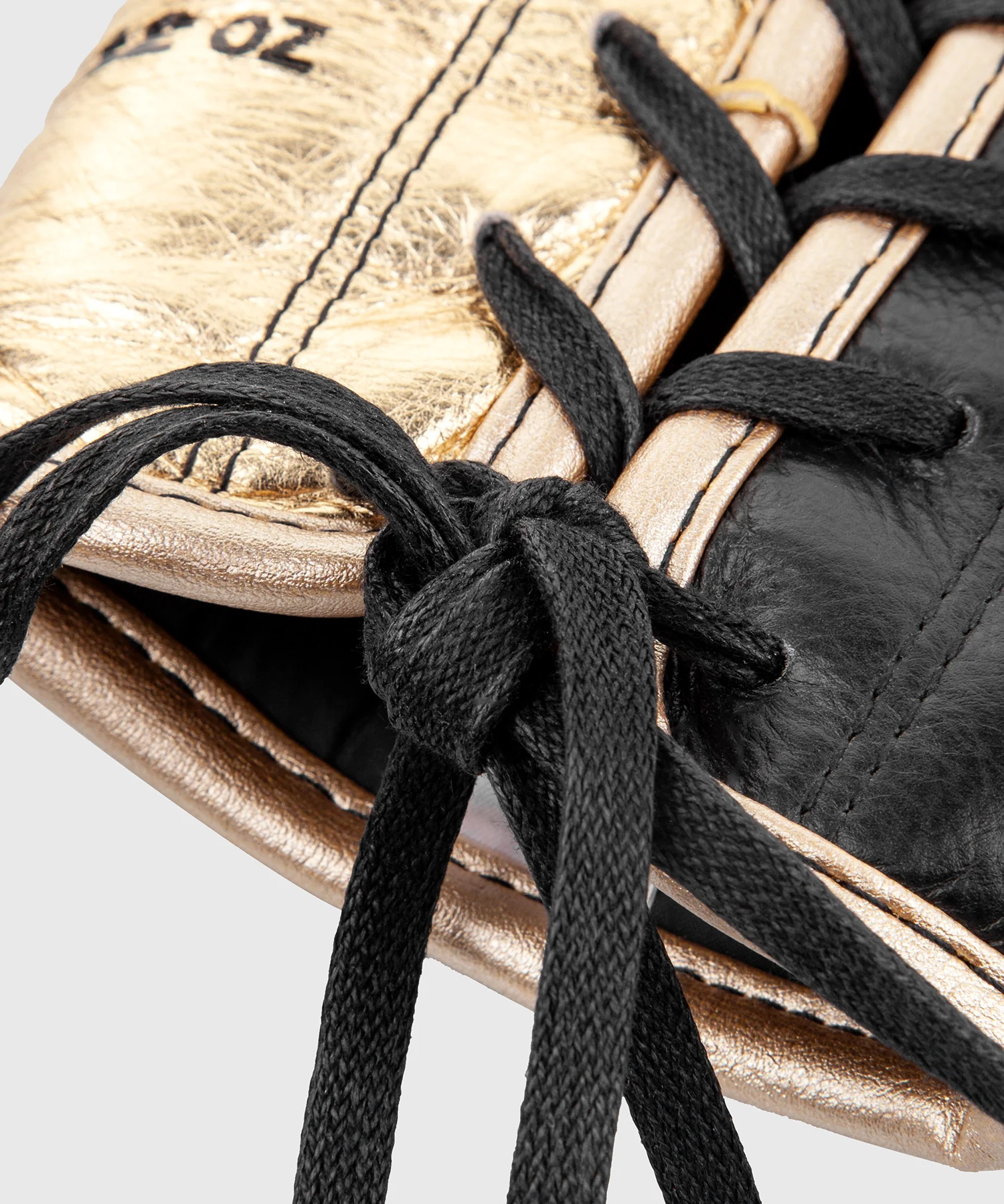 Guantes de Boxeo profesional Venum Giant 2.0 – cordones - Image 7