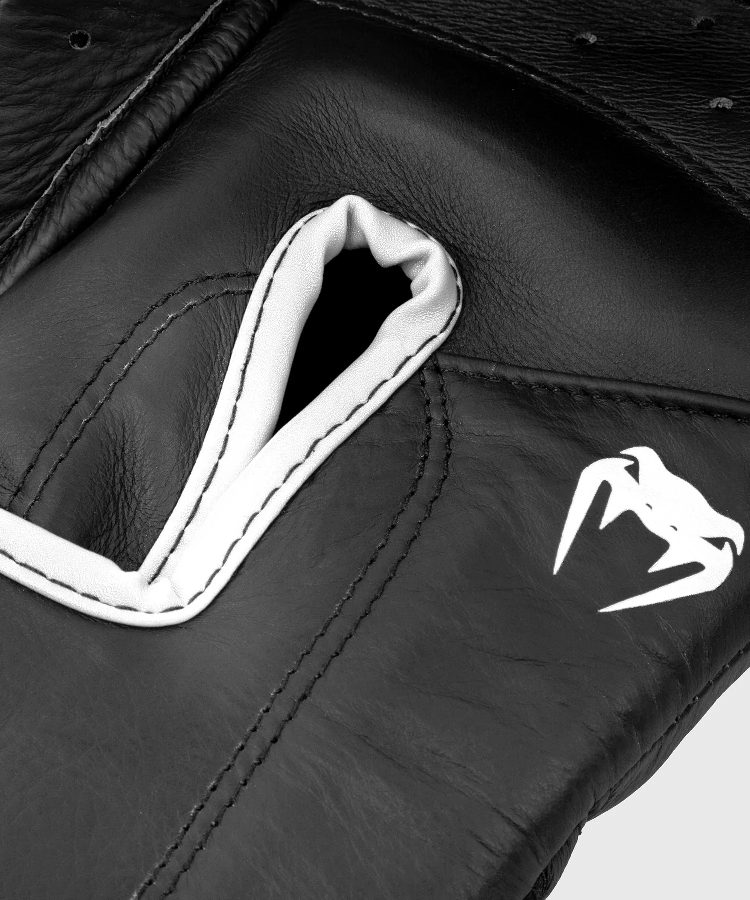 Guantes de Boxeo profesional Venum Giant 2.0  – Velcro - Negro/Blanco - Image 7