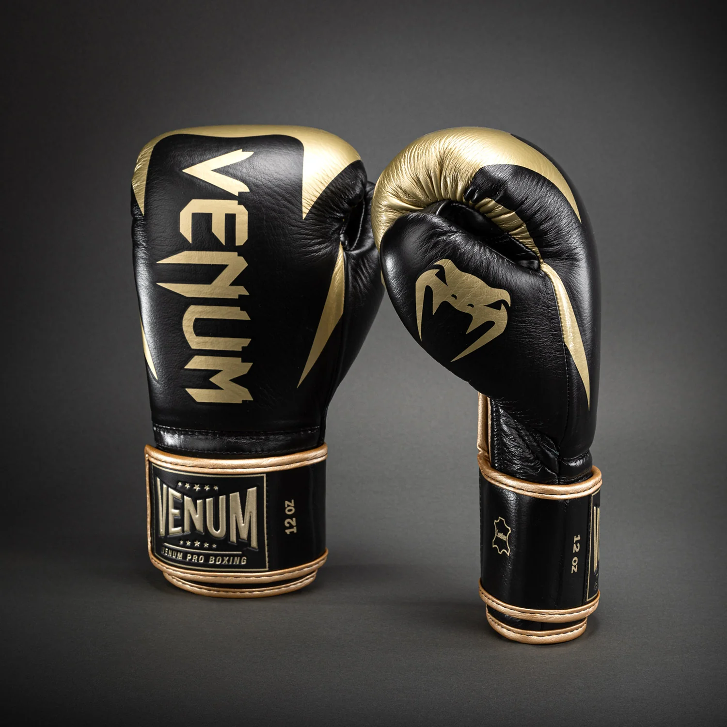 Guantes de boxeo Venum Hammer Pro con velcro - Negro/Dorado - Image 2