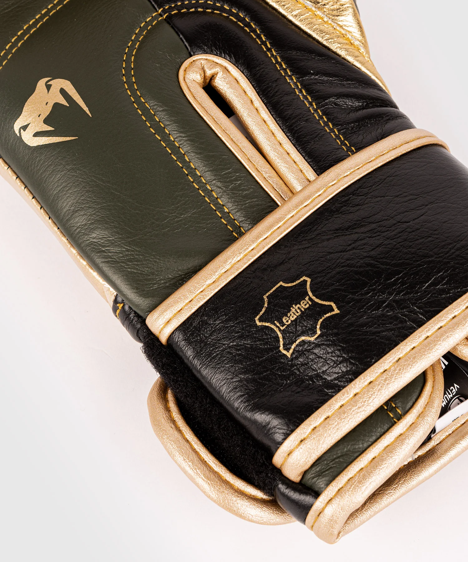 Guantes de Boxeo profesional Venum Shield – Velcro - Caqui/Oro - Image 4