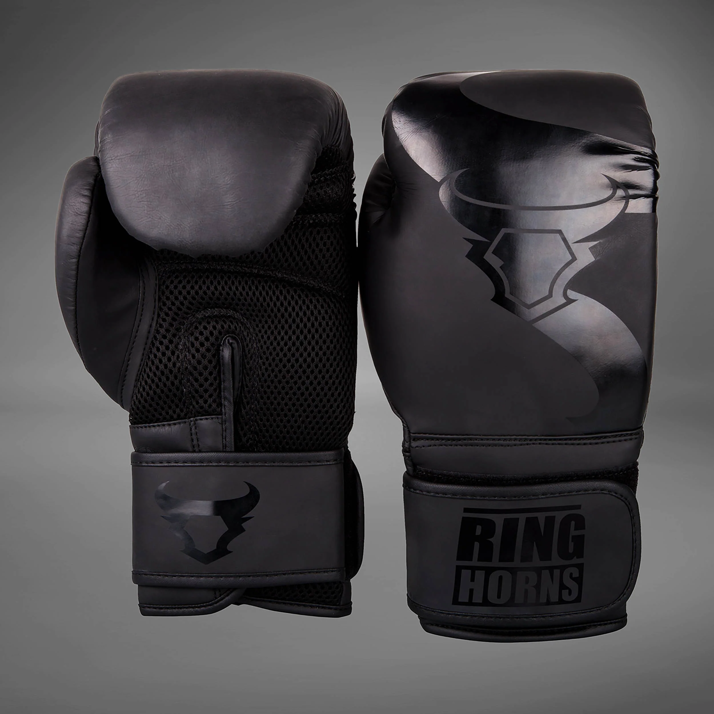 Ringhorns Charger by Venum Guantes de Boxeo – Negro/Negro - Image 2