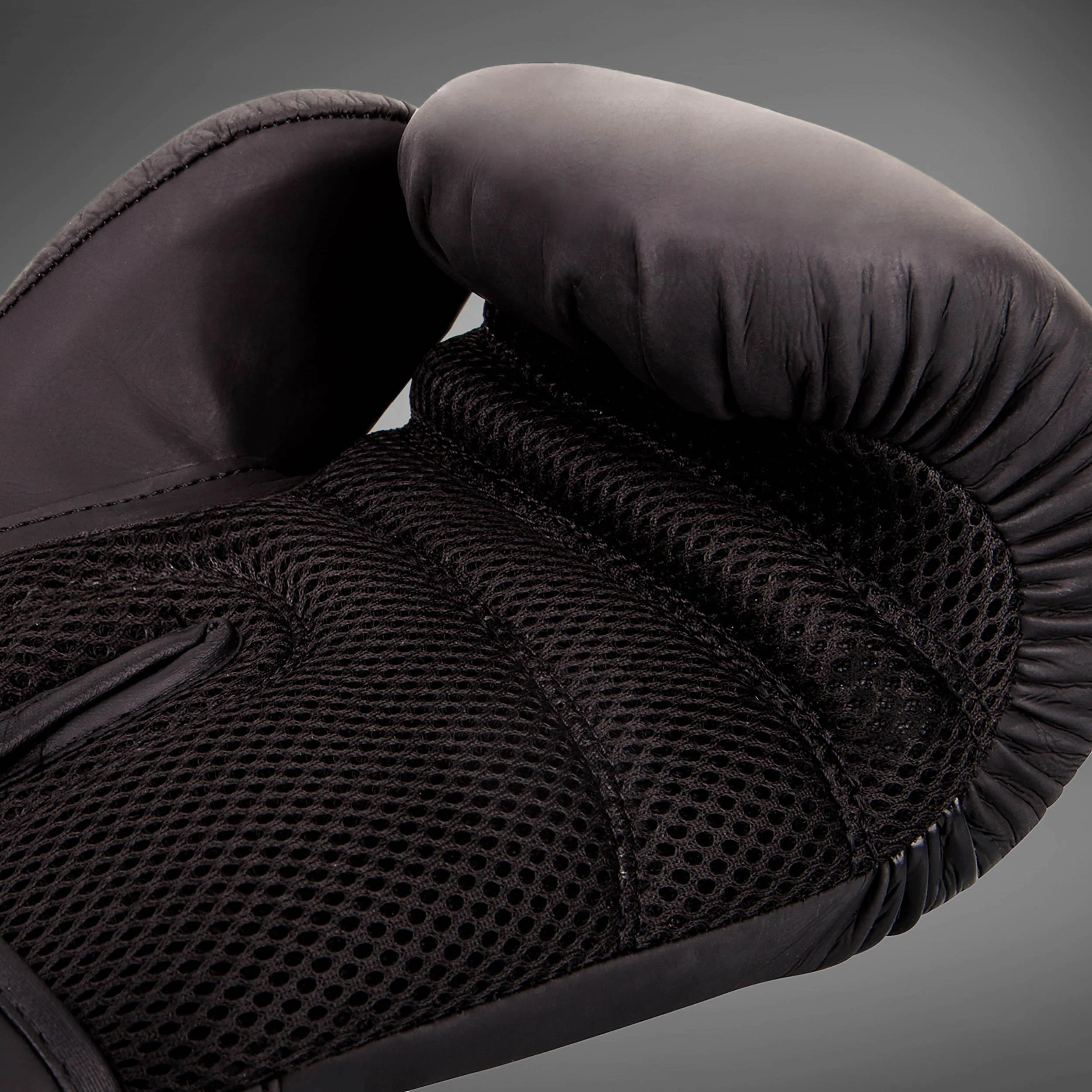 Ringhorns Charger by Venum Guantes de Boxeo – Negro/Negro - Image 4