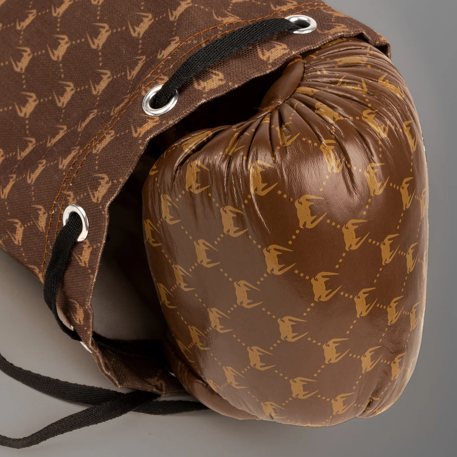 Guantes de boxeo Venum Coco Monogram Pro - Marrón grisáceo - Image 10