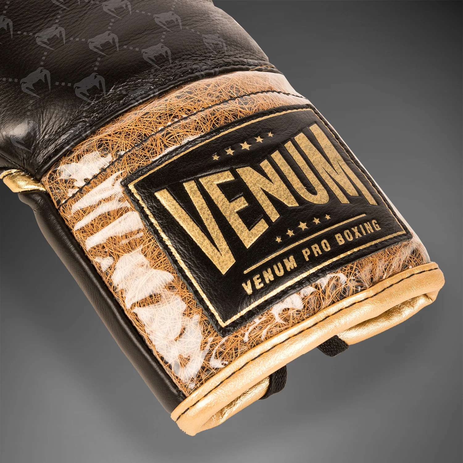 Guantes de boxeo Venum Coco Monogram Pro - Negro intenso - Image 4