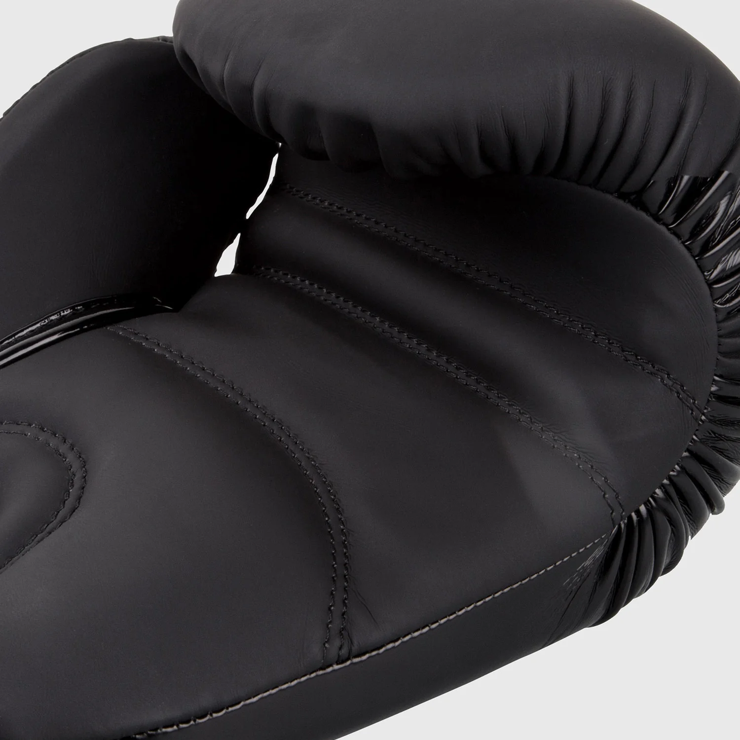 Guantes de Boxeo Venum Contender 2.0 – Negro/Gris-Blanco - Image 4