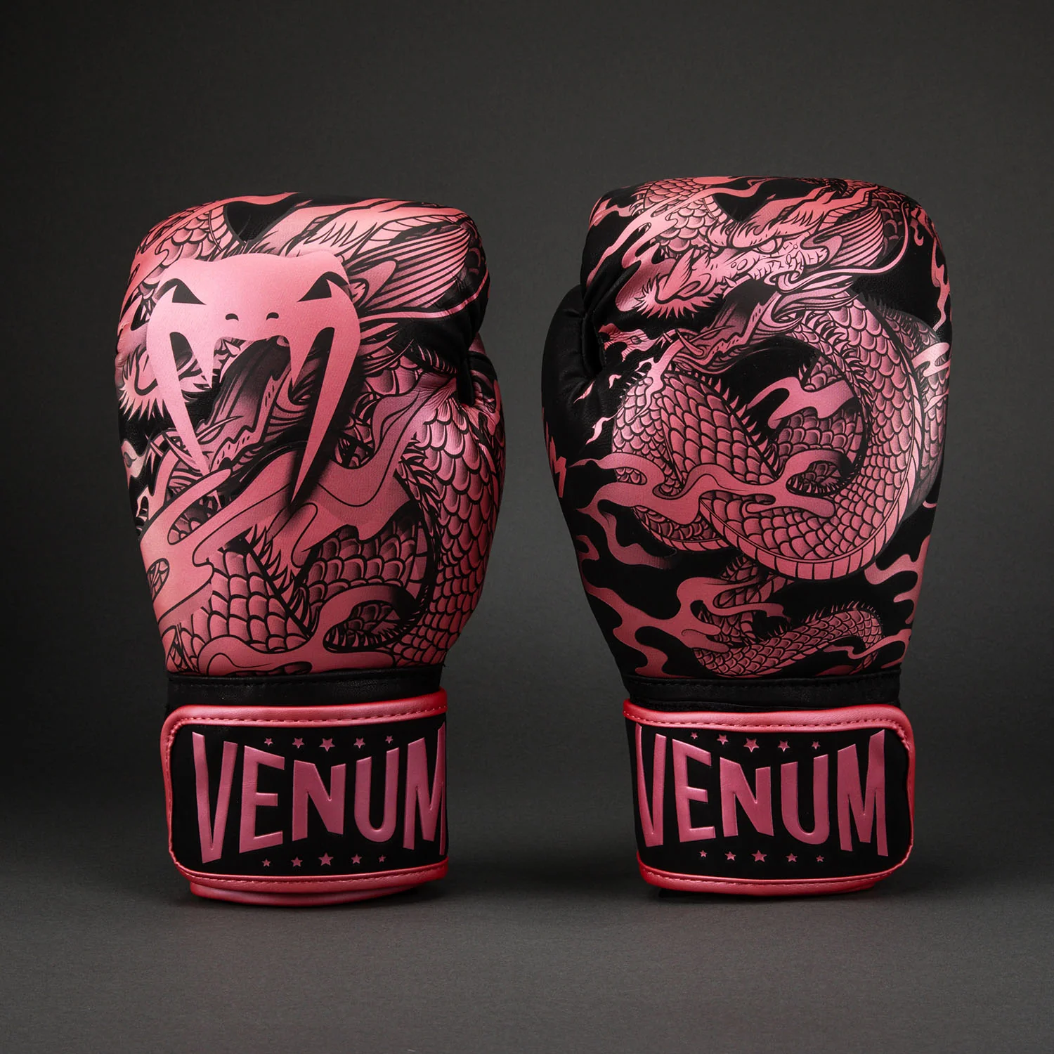 Guantes de boxeo Venum Dragon's Flight - Negro / Rosa metalizado - Image 3