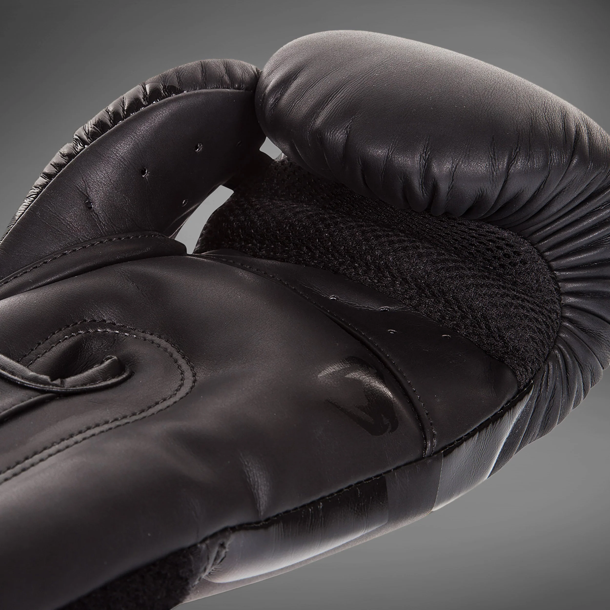 Guantes de boxeo Venum Elite - Negro - Image 4
