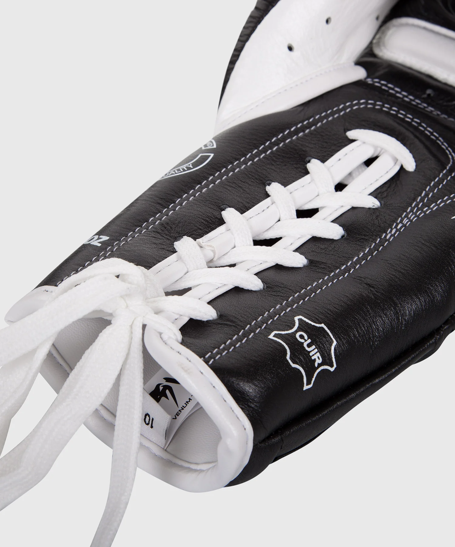 Guantes de Boxeo Venum Giant 3.0 - Cuero Nappa - Con cordones - Negro - Image 3