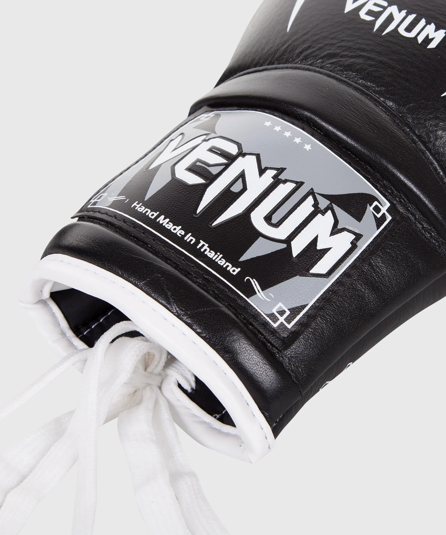 Guantes de Boxeo Venum Giant 3.0 - Cuero Nappa - Con cordones - Negro - Image 4