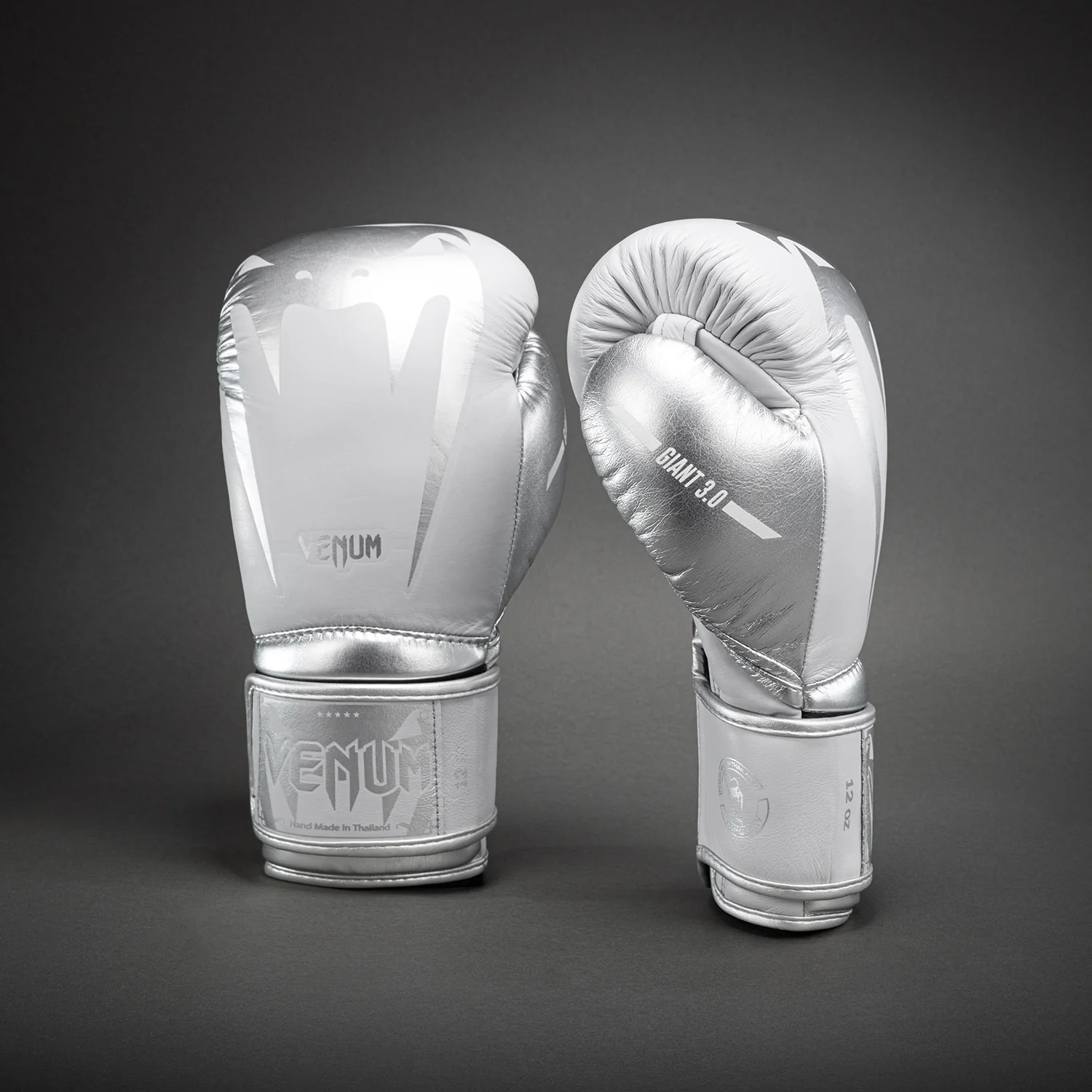Guantes de Boxeo Venum Giant 3.0 - Gris/Plata - Image 2
