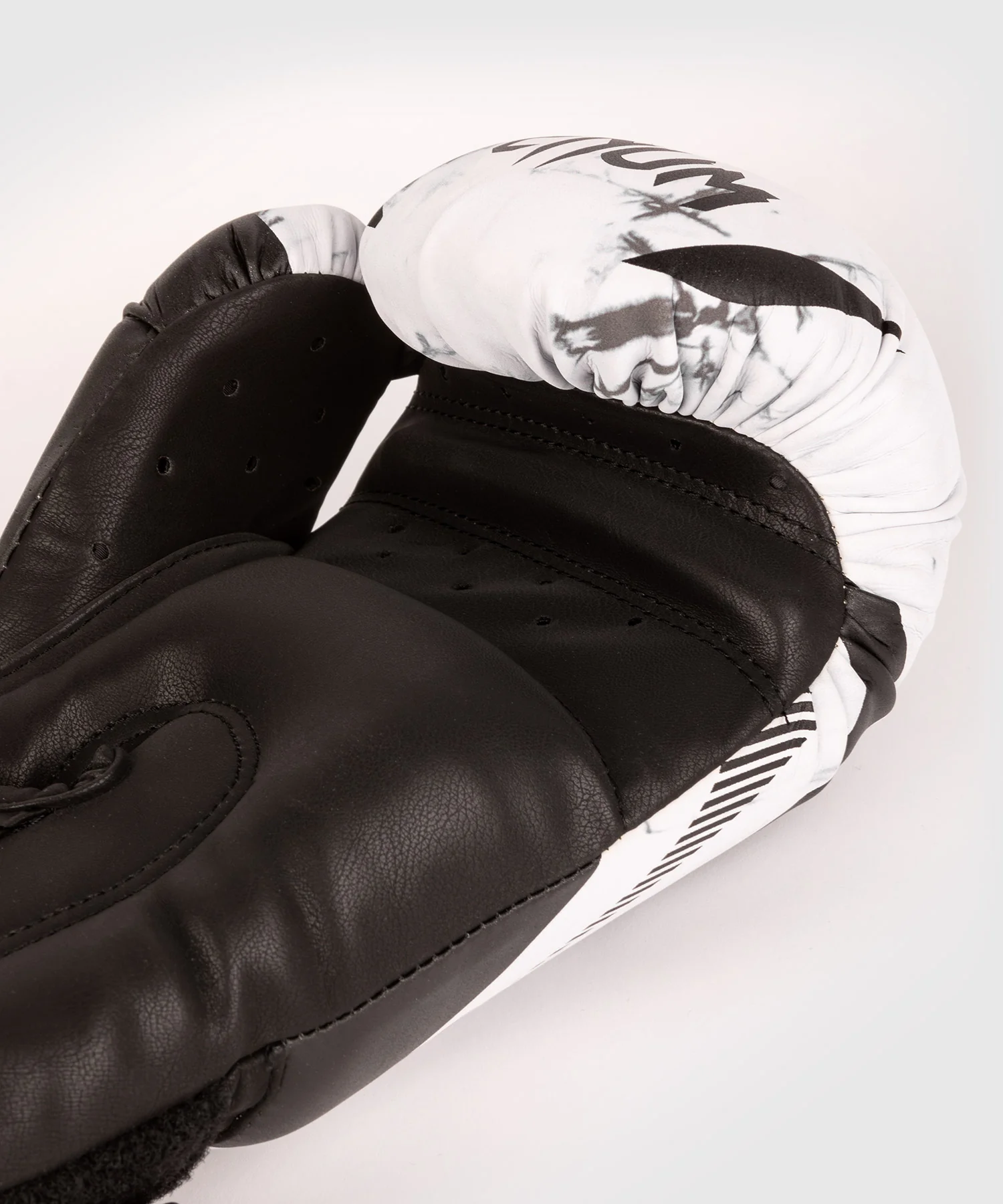 Guantes de Boxeo Venum Impact - Mármol - Image 4