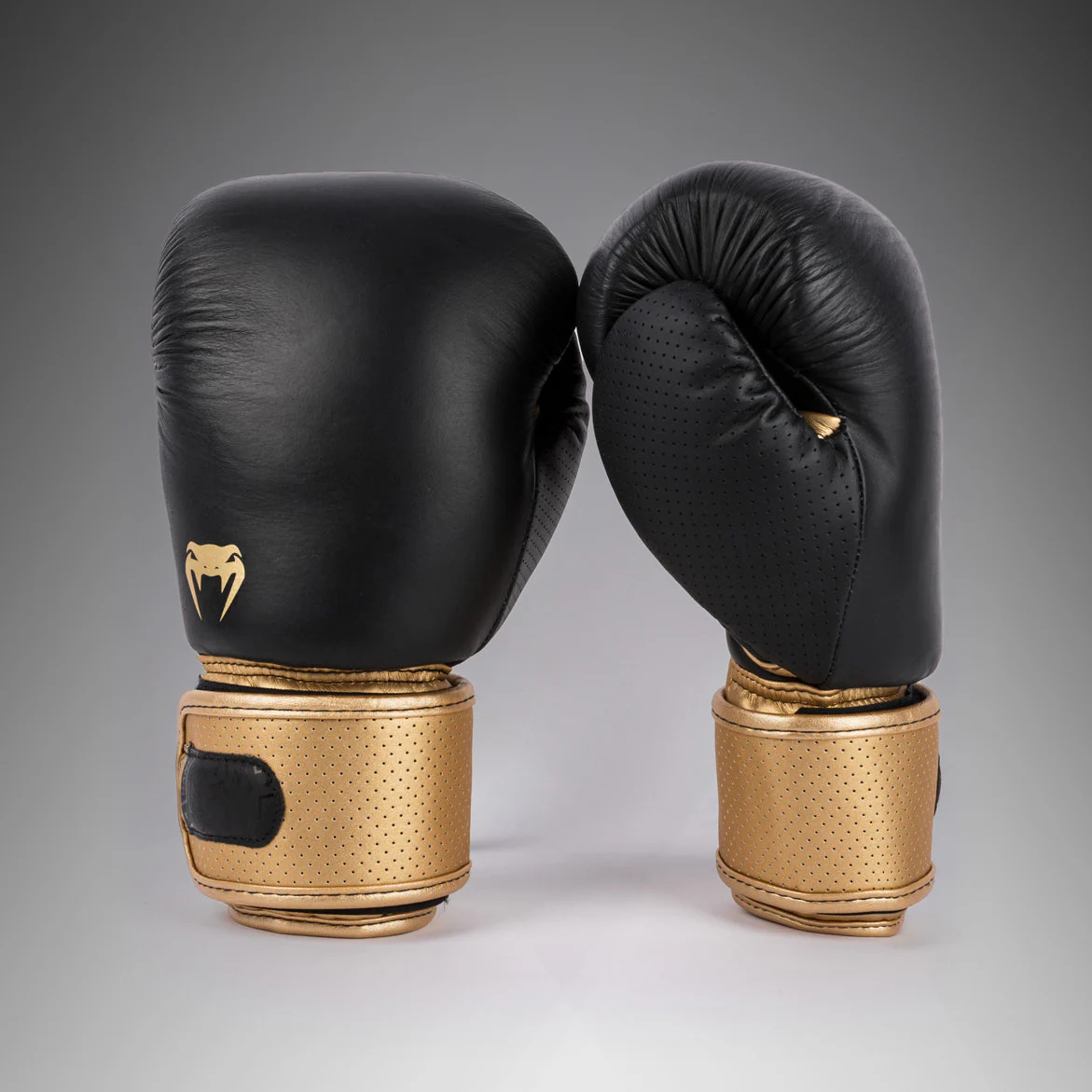 Guantes de boxeo Venum Power 2.0 - Negro/Dorado - Image 2