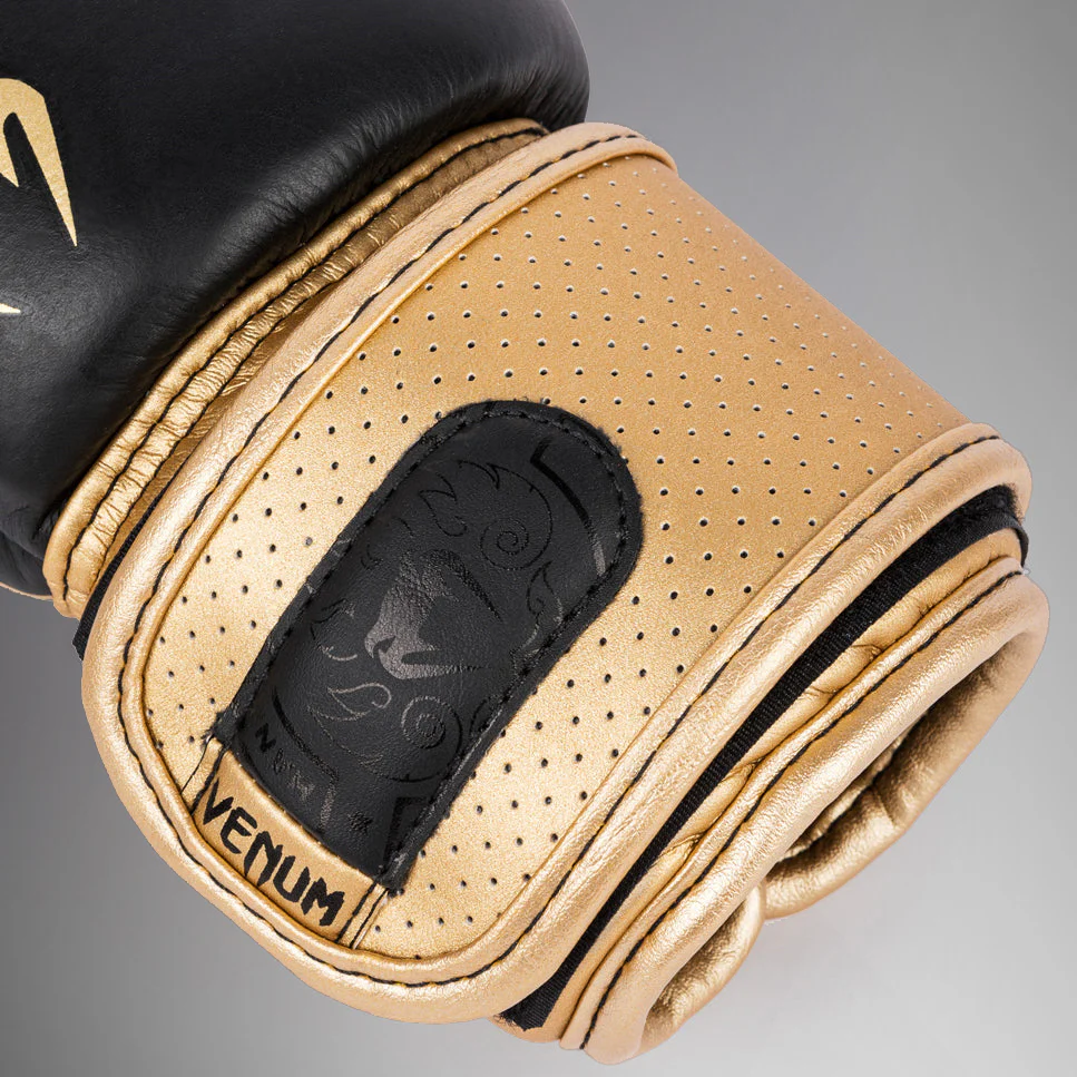 Guantes de boxeo Venum Power 2.0 - Negro/Dorado - Image 4