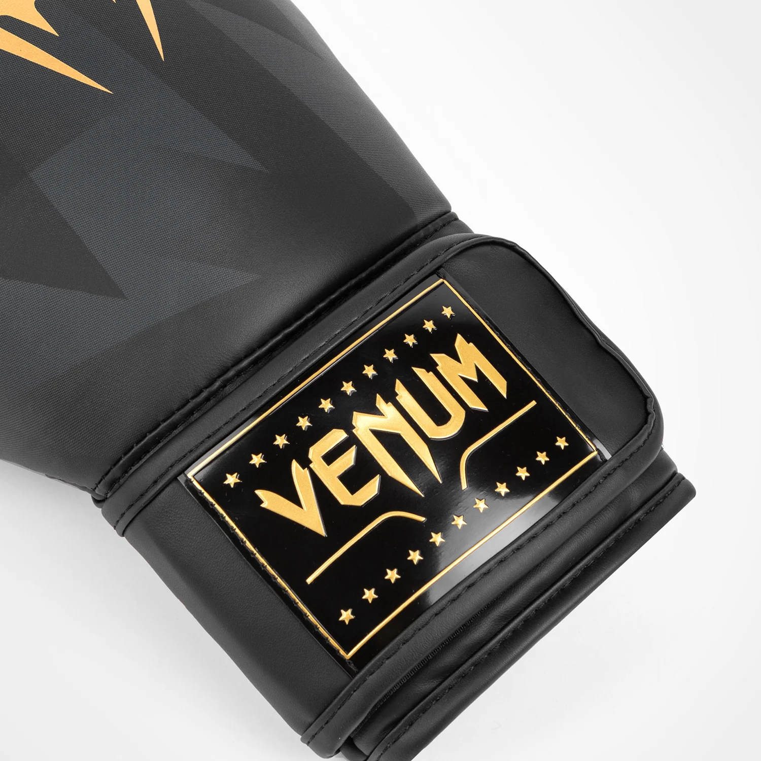 Guantes de Boxeo Venum Razor - Negro/Oro - Image 3