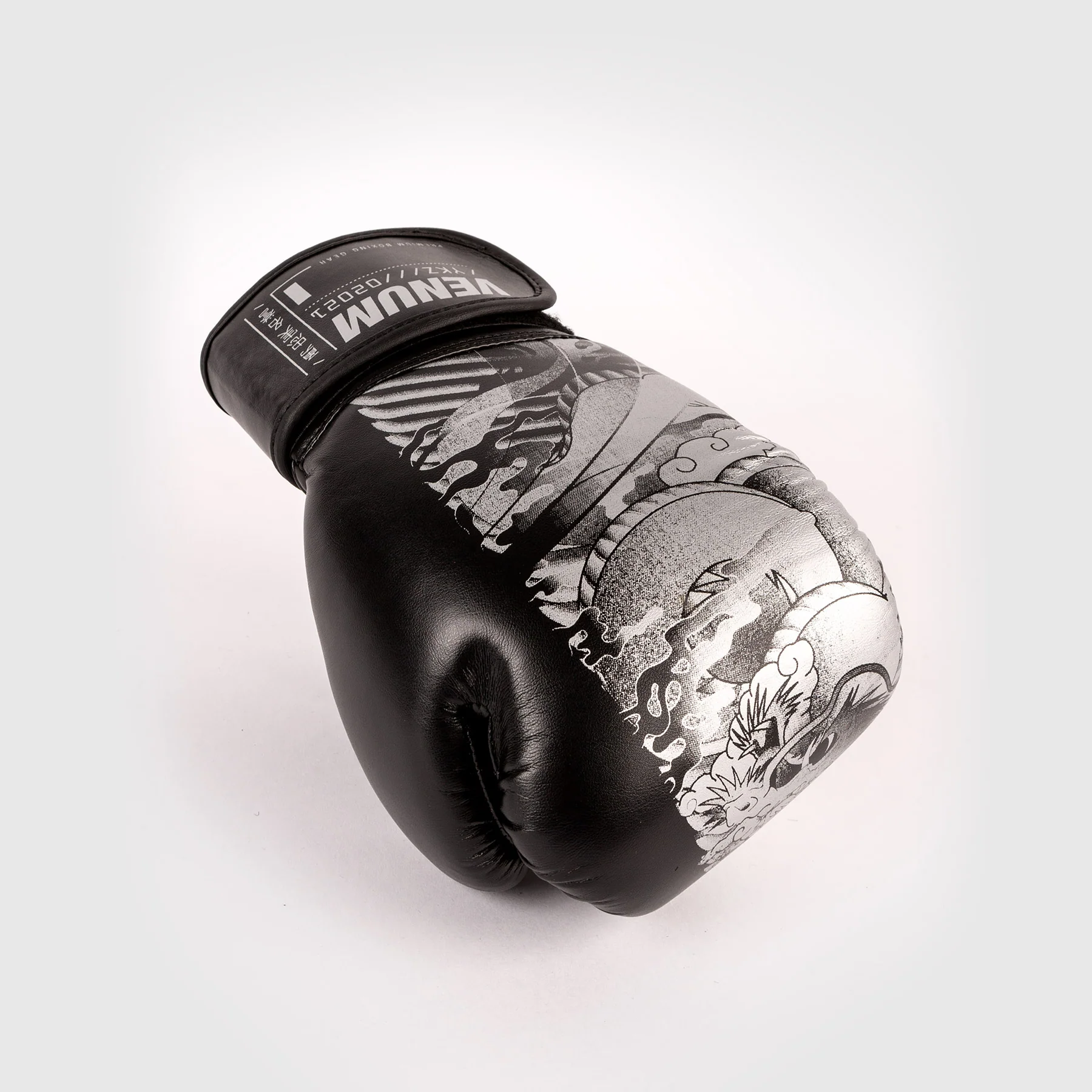 Guantes de boxeo Venum YKZ21 - Para Niños - Negro/Blanco - Image 4