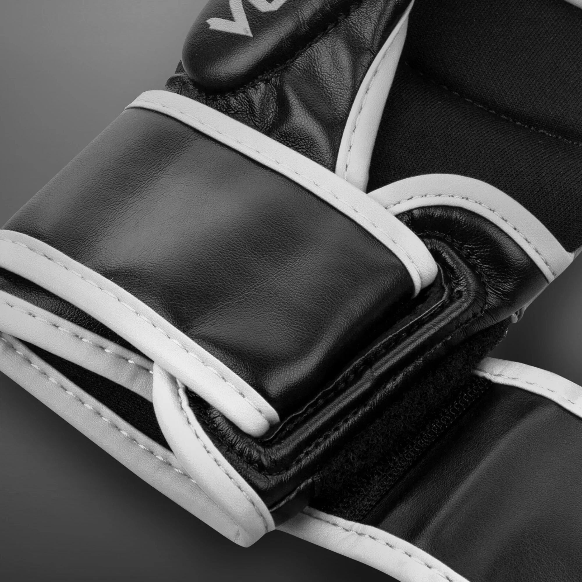 Venum Challenger 3.0 Guantes de sparring MMA - Negro/Blanco - Image 5