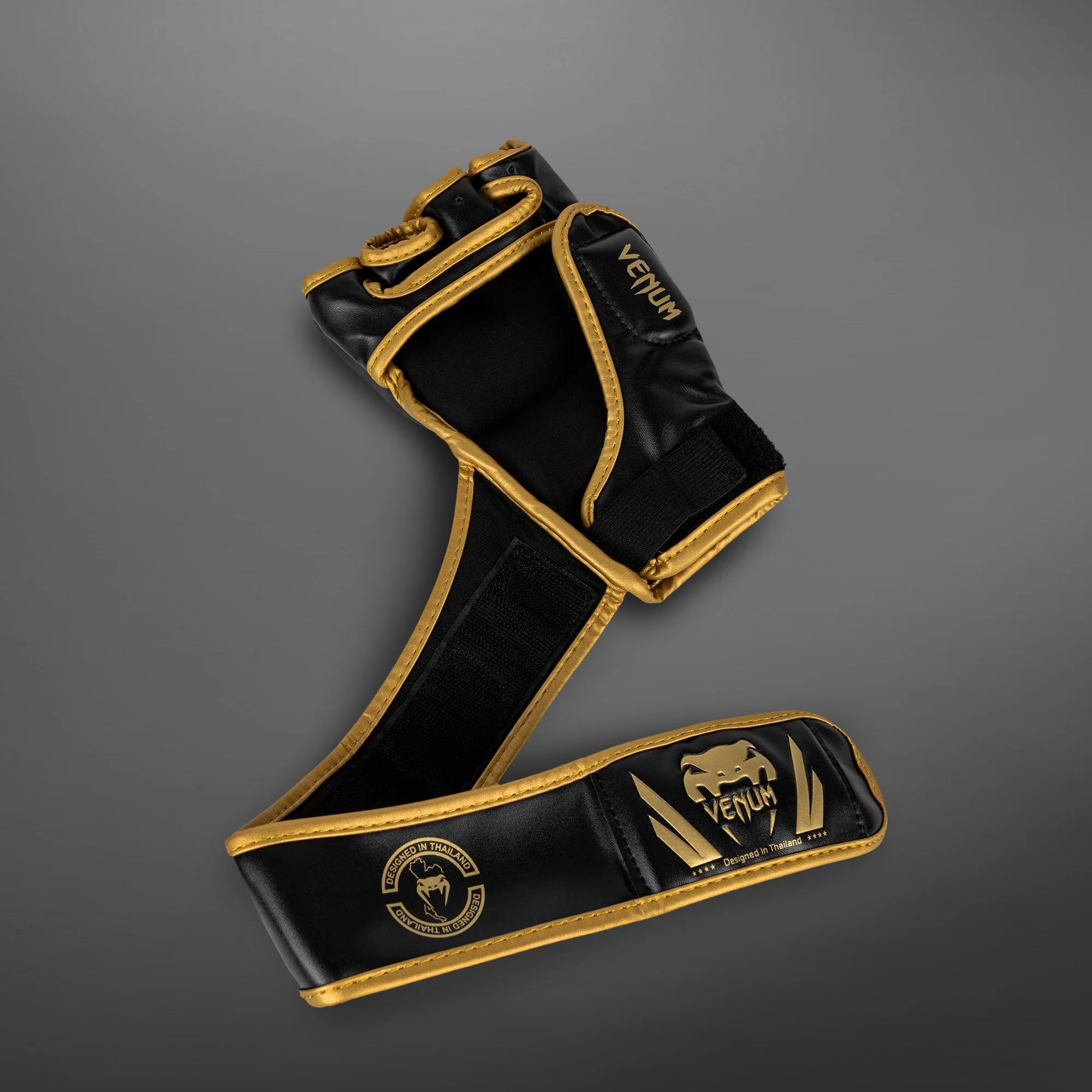 Guantes de MMA Venum Challenger - Negro/Oro - Image 4