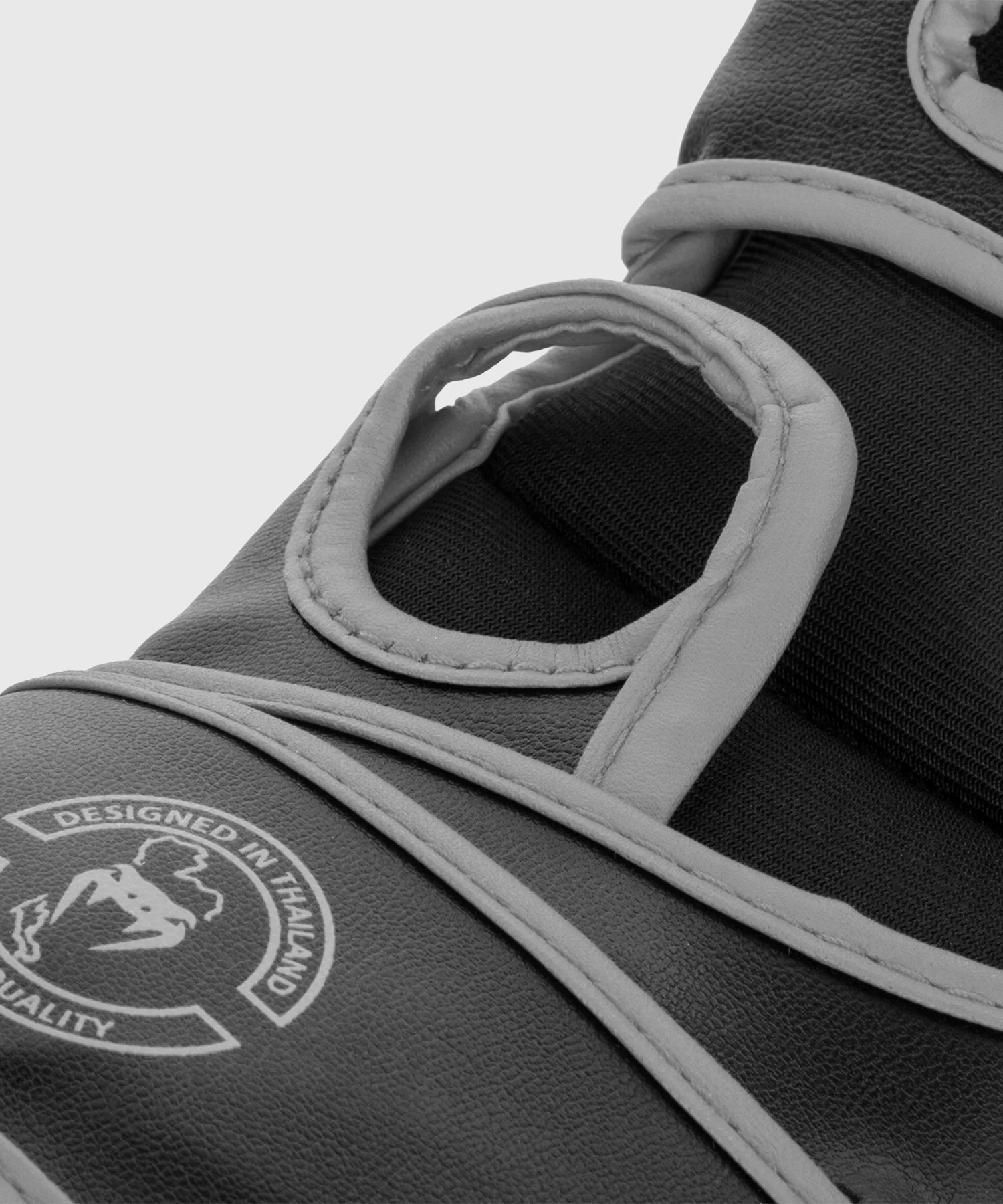 Guantes MMA Venum Challenger - Sin Pulgar - Negro/Gris - Image 5