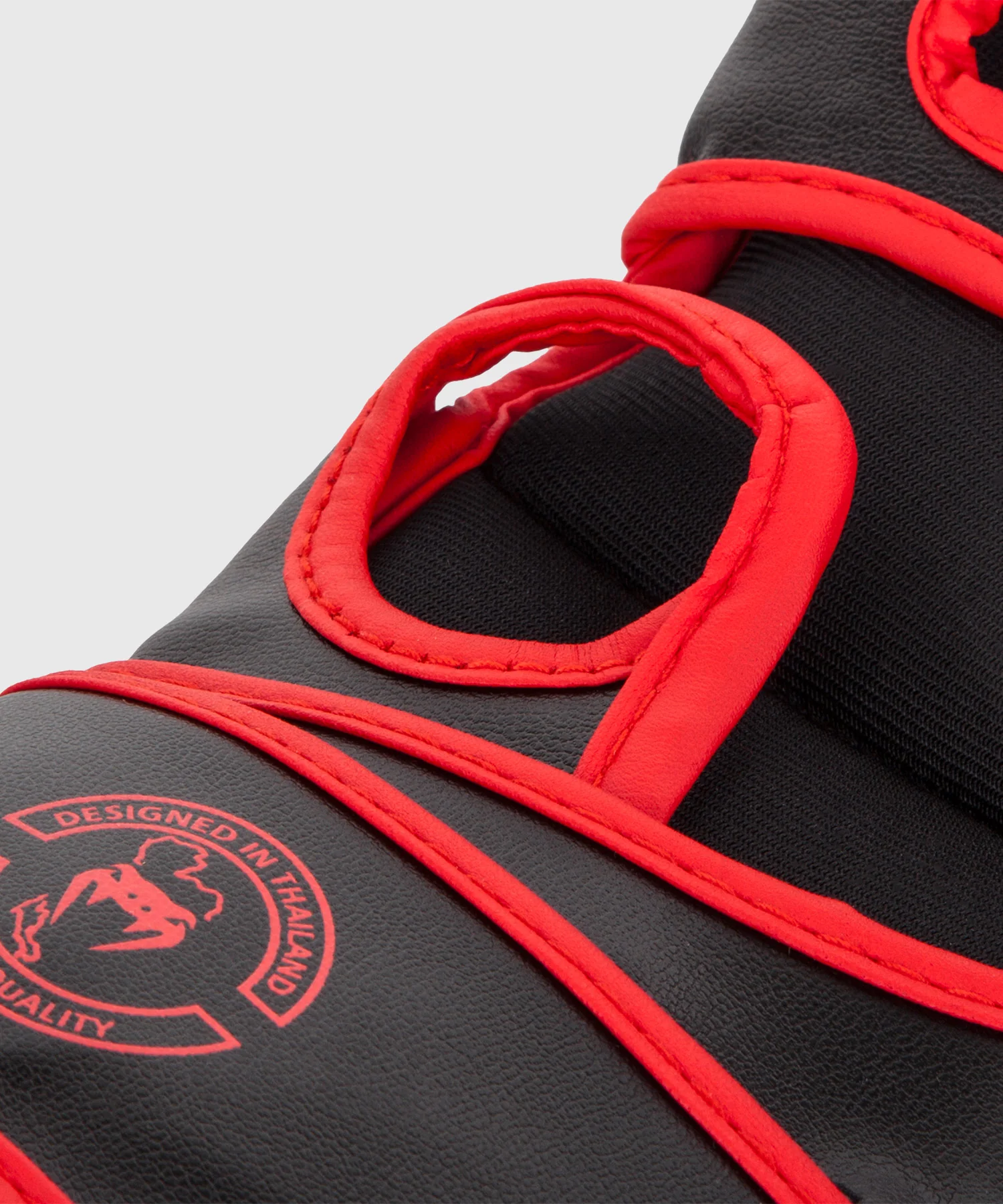 Guantes MMA Venum Challenger - Sin Pulgar - Negro/Rojo - Image 5