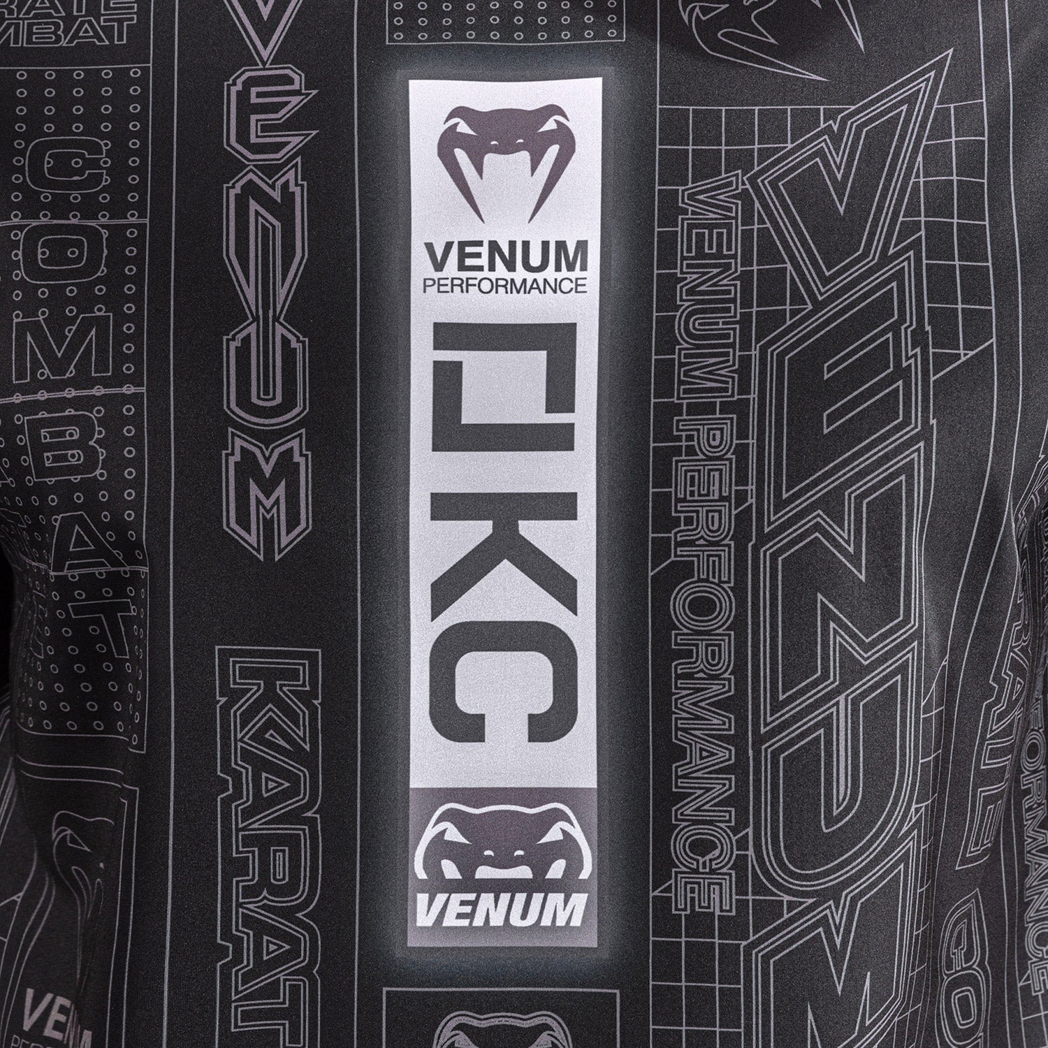 Karate Combat by Venum Camiseta Dry Tech – Negro/Gris - Image 5