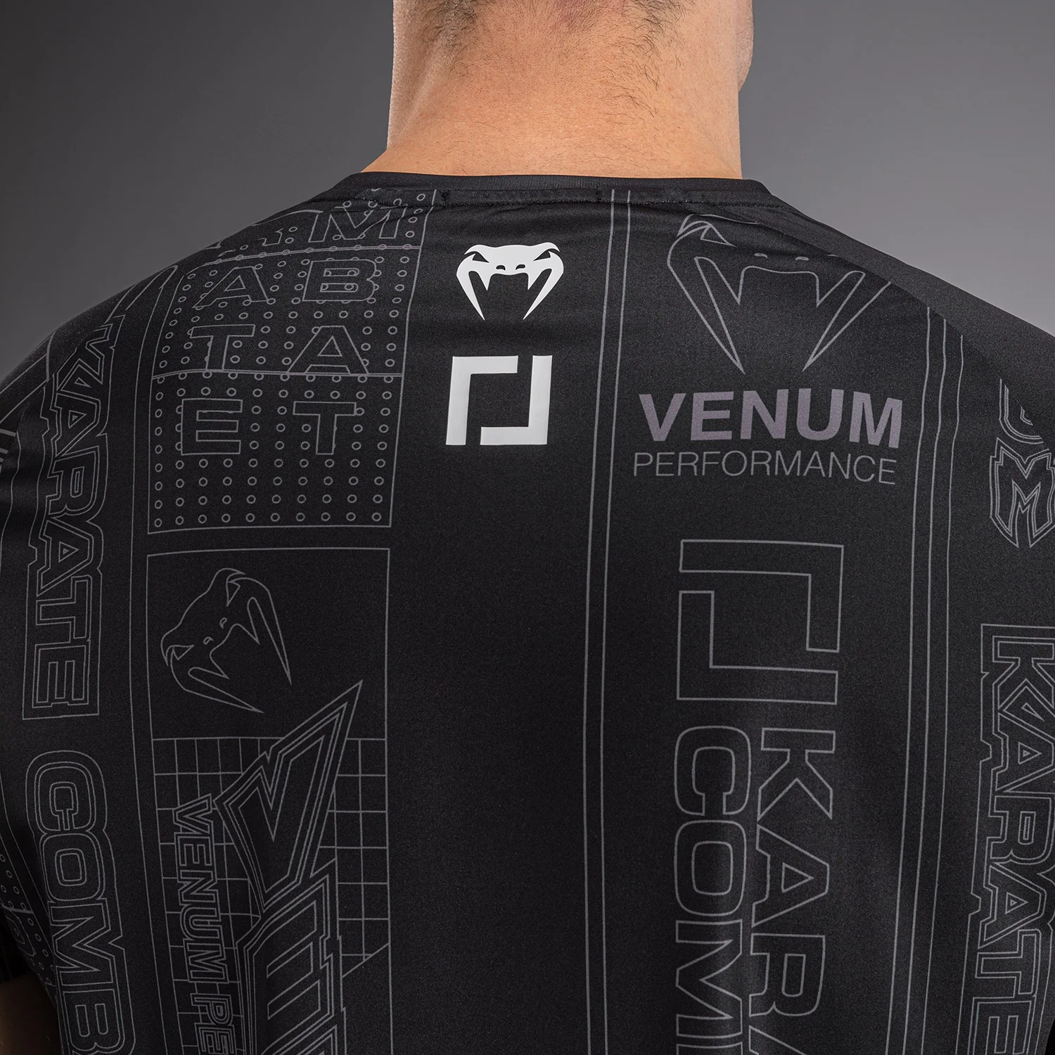 Karate Combat by Venum Camiseta Dry Tech – Negro/Gris - Image 6