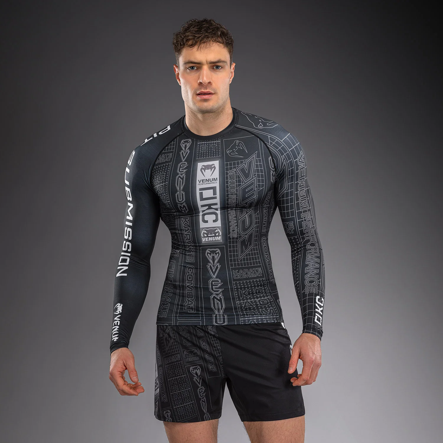 Karate Combat by Venum Rashguard Manga Larga – Negro/Gris