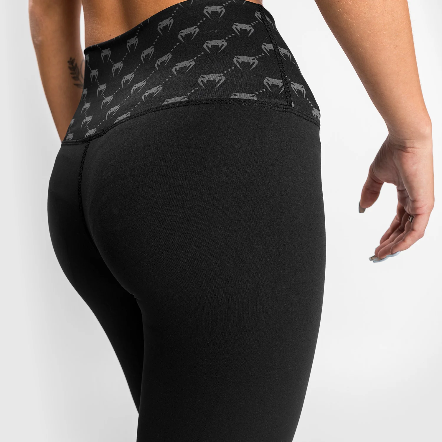 Leggings Venum Monogram 7/8 – Negro//Oro Rosa - Image 7