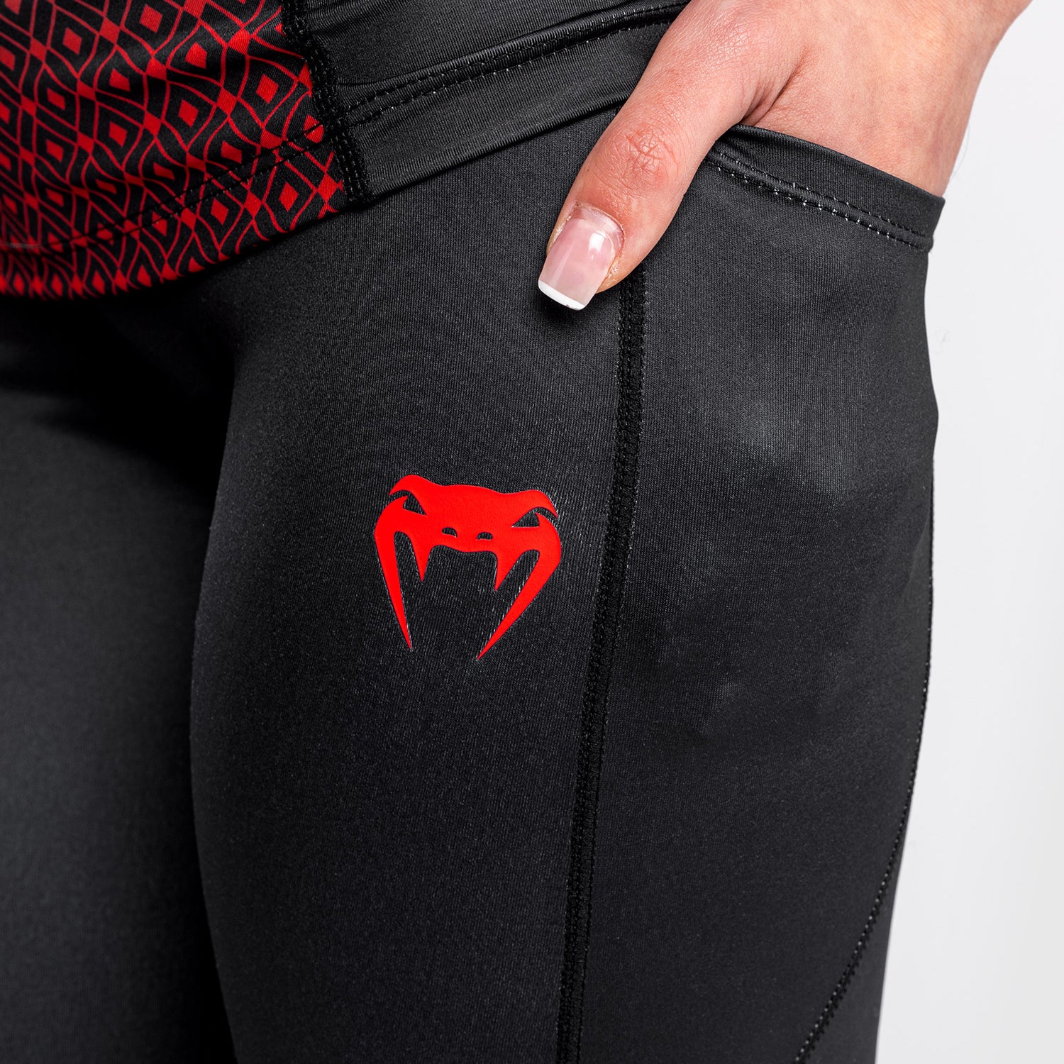 Leggings Venum UFC Performance Institute - Negro/Rojo - Image 7