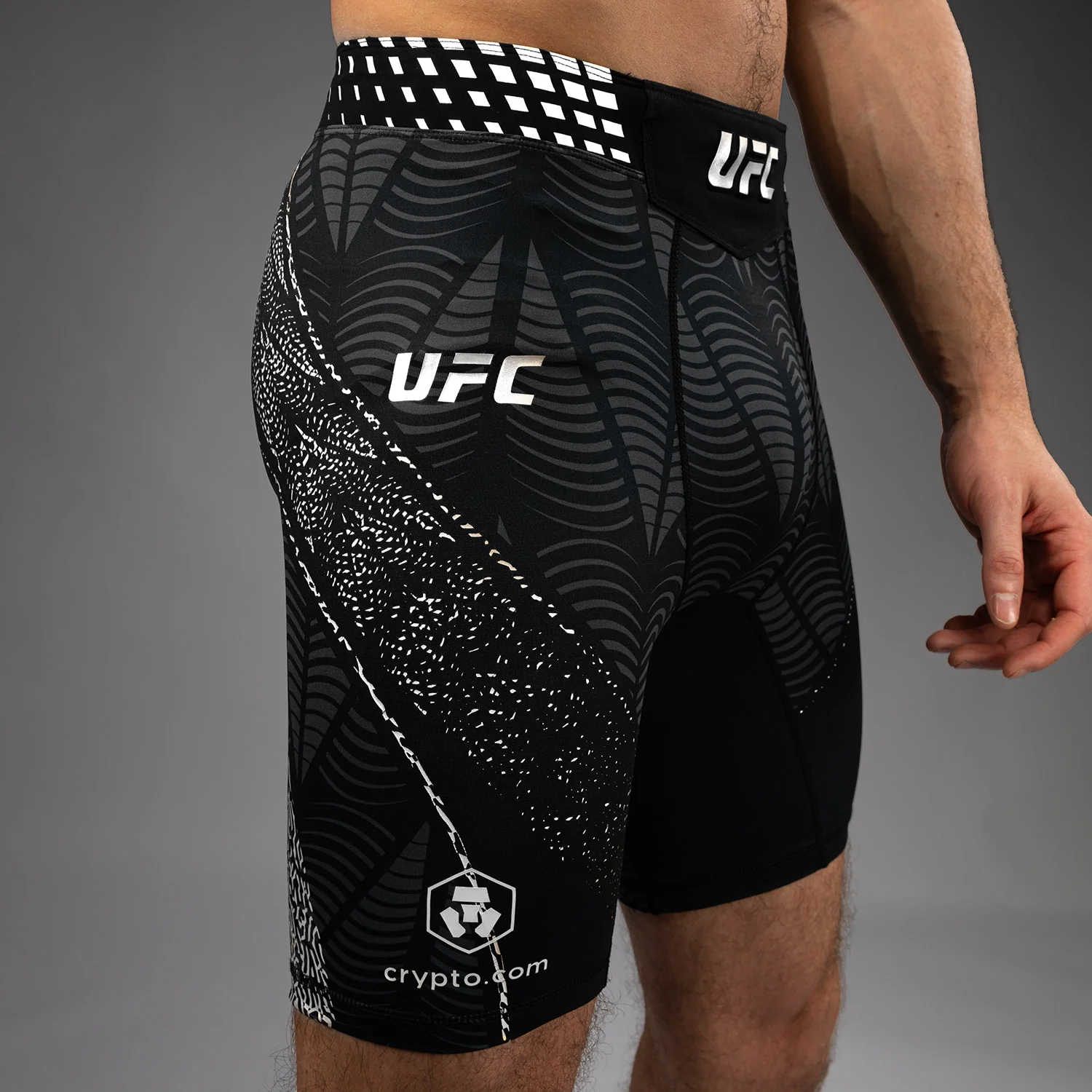 UFC Zenith by Venum Authentic Fight Night Short Vale Tudo Hombre Personalizado - Negro - Image 6
