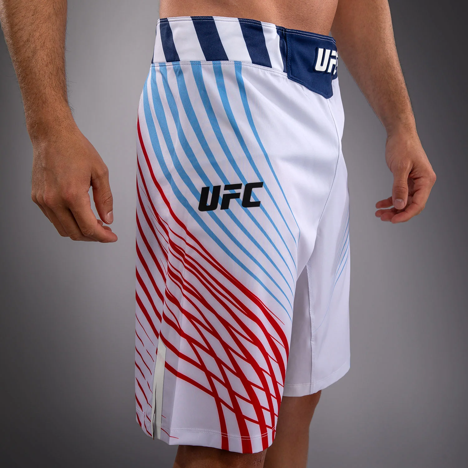 Official UFC Freedom 250 by Venum Personalizado Authentic Fight Night Fight Shorts de ajuste largo para hombre - Blanco - Image 5