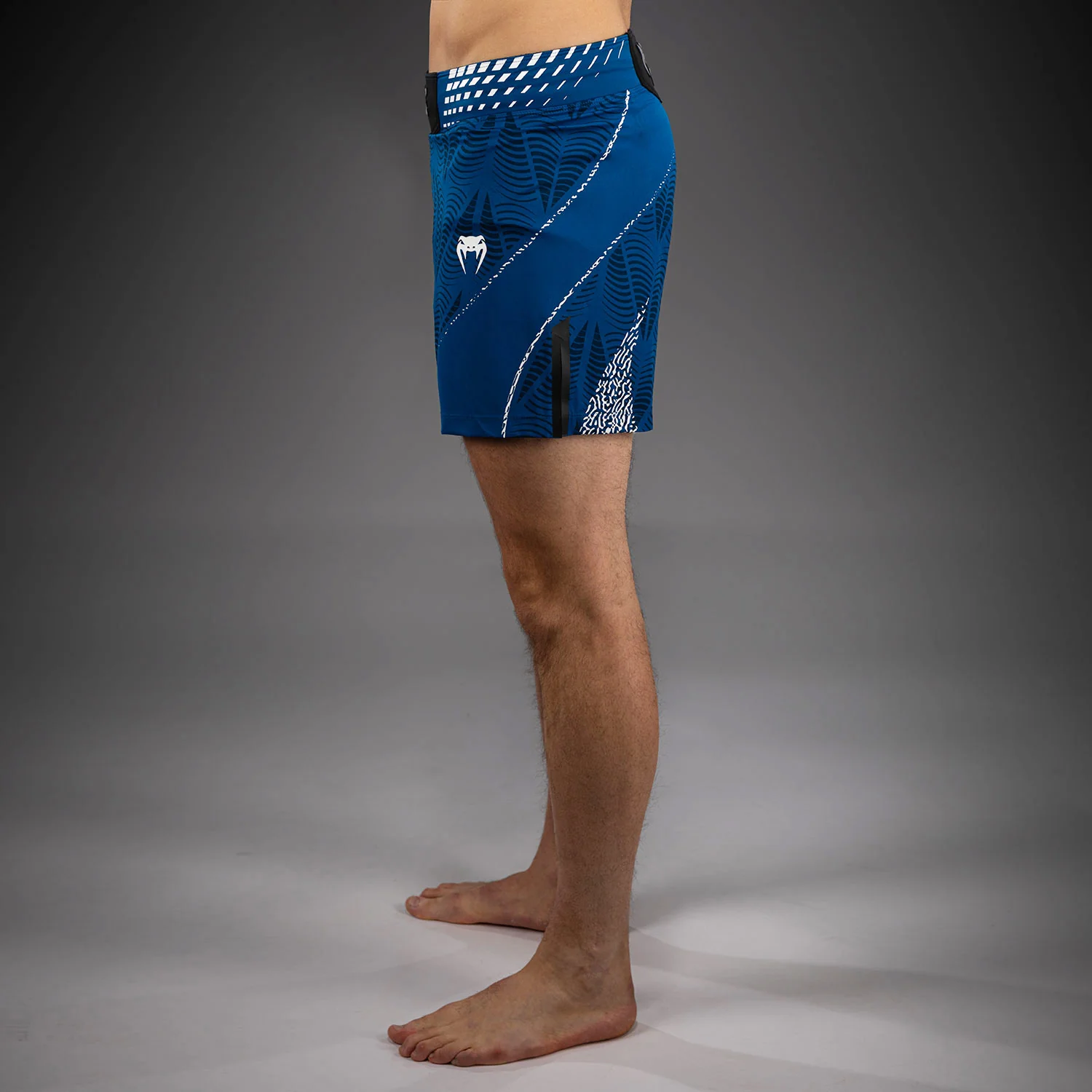 UFC Zenith by Venum Authentic Fight Night Short de pelea ajuste corto Hombre Personalizado - Azul - Image 3